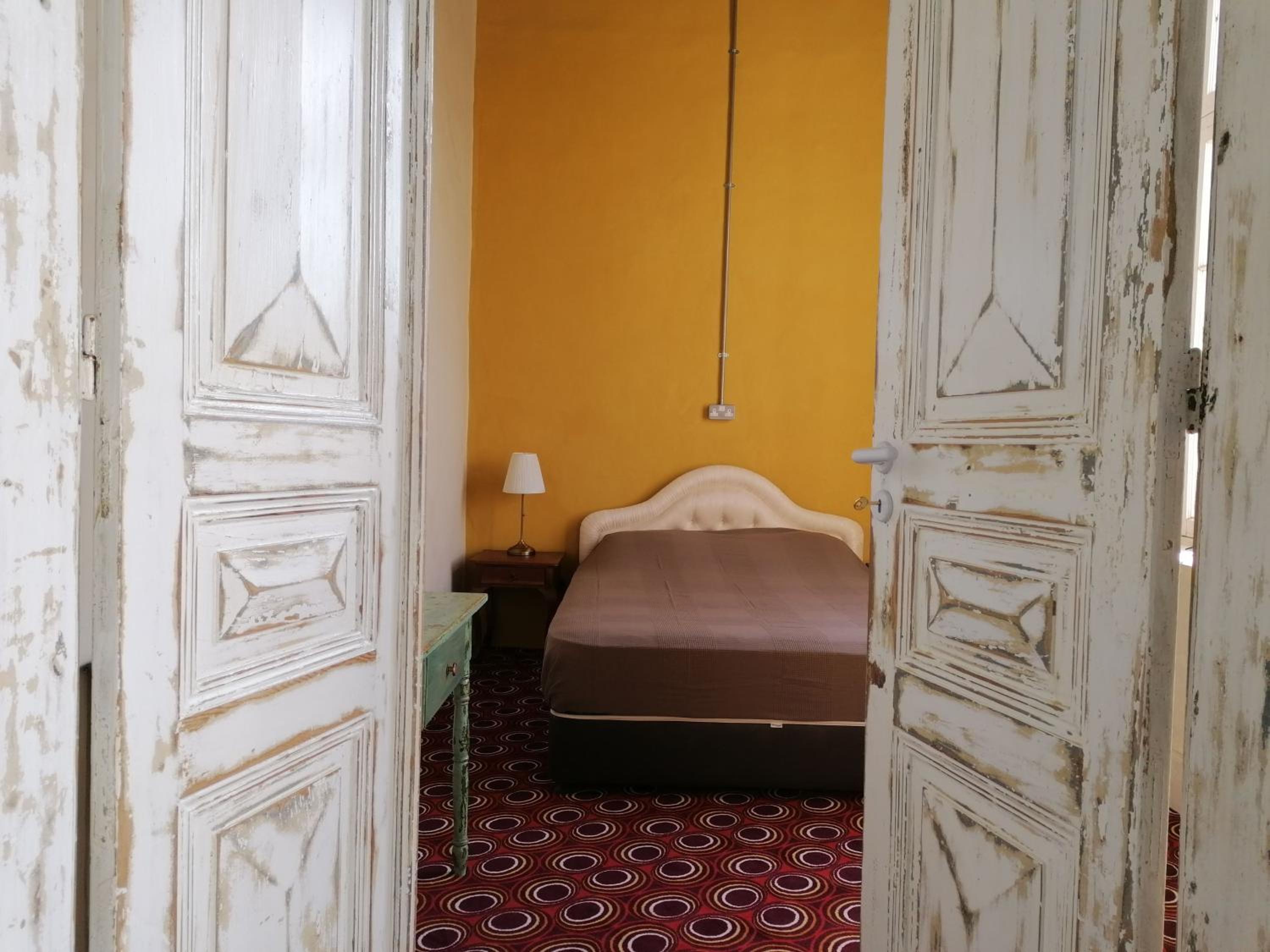 Double Room with Shared Bathroom photo 3