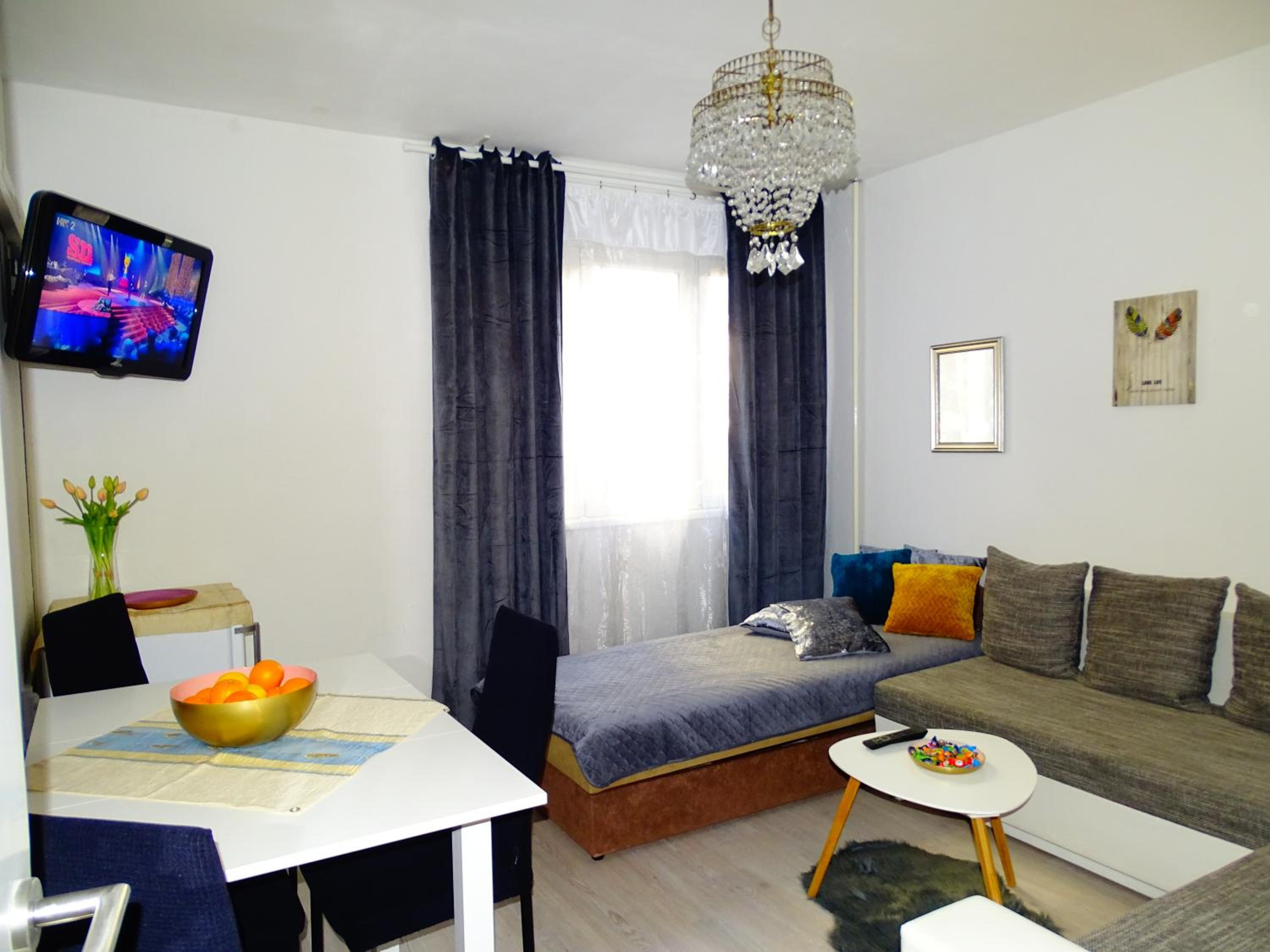 One-Bedroom Apartment - Photo 25
