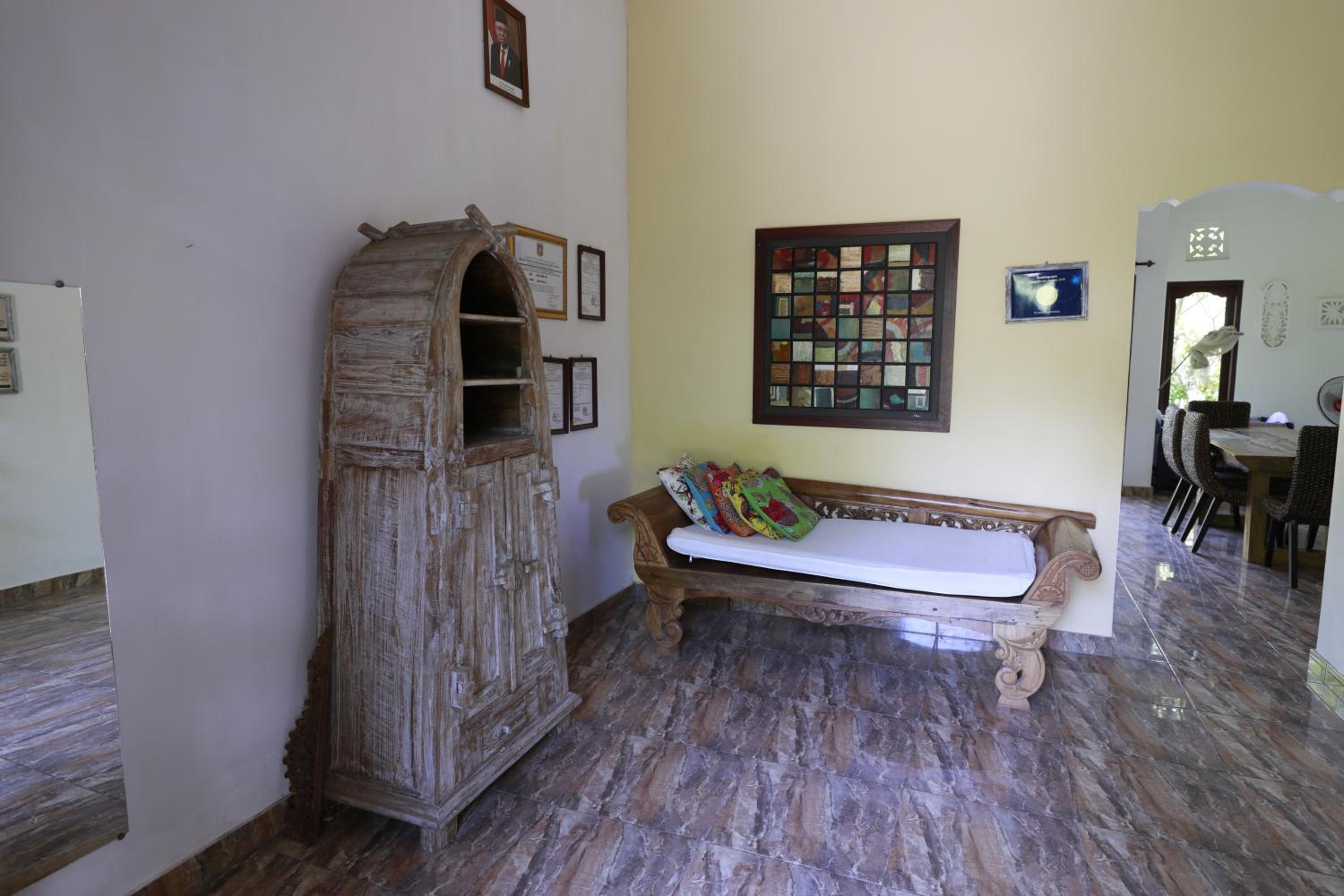 Budget Double Room - Photo 15