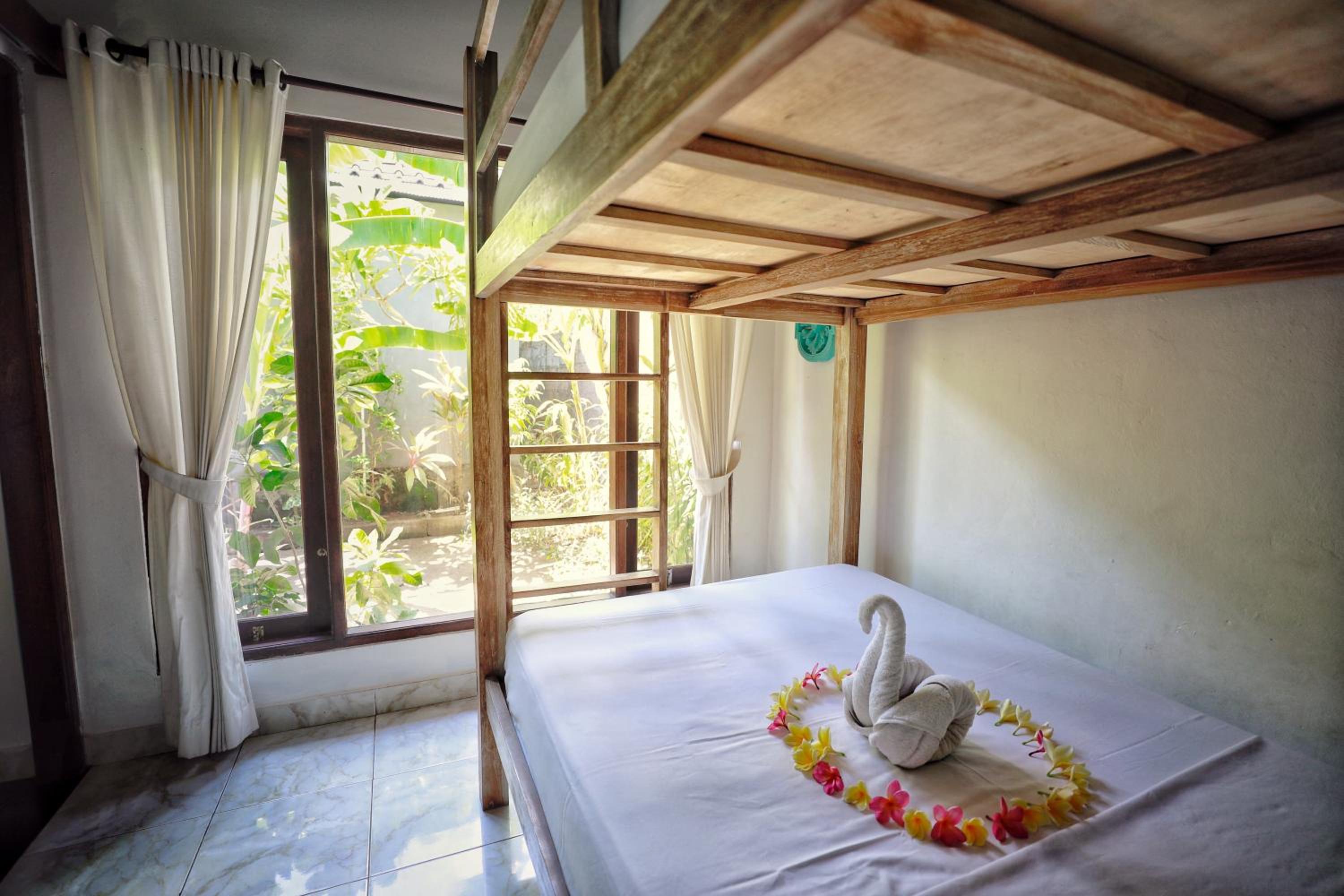 Quadruple Room with Garden View - Photo 15