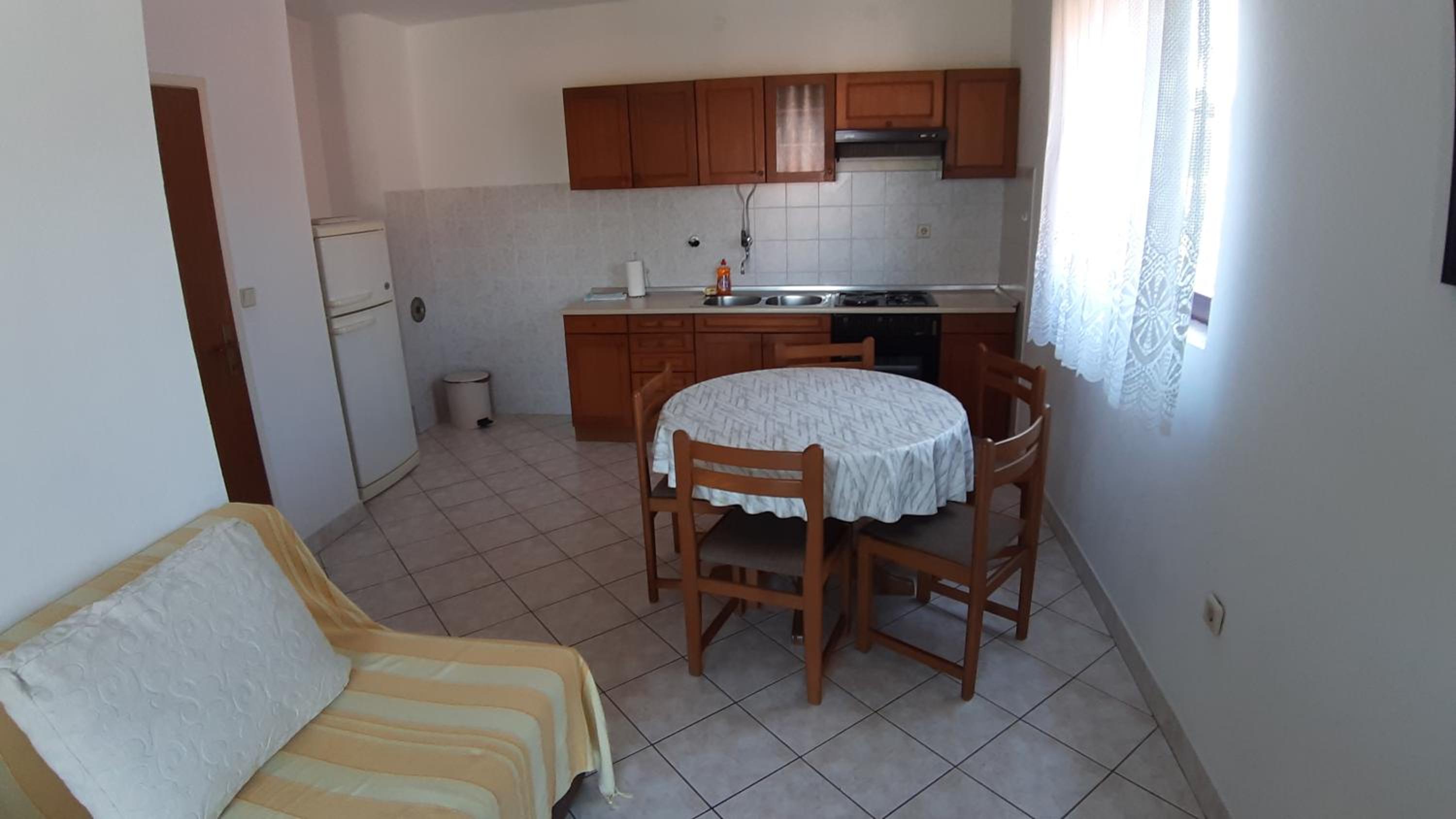 Two-Bedroom Apartment with Balcony and Sofa Bed photo 3