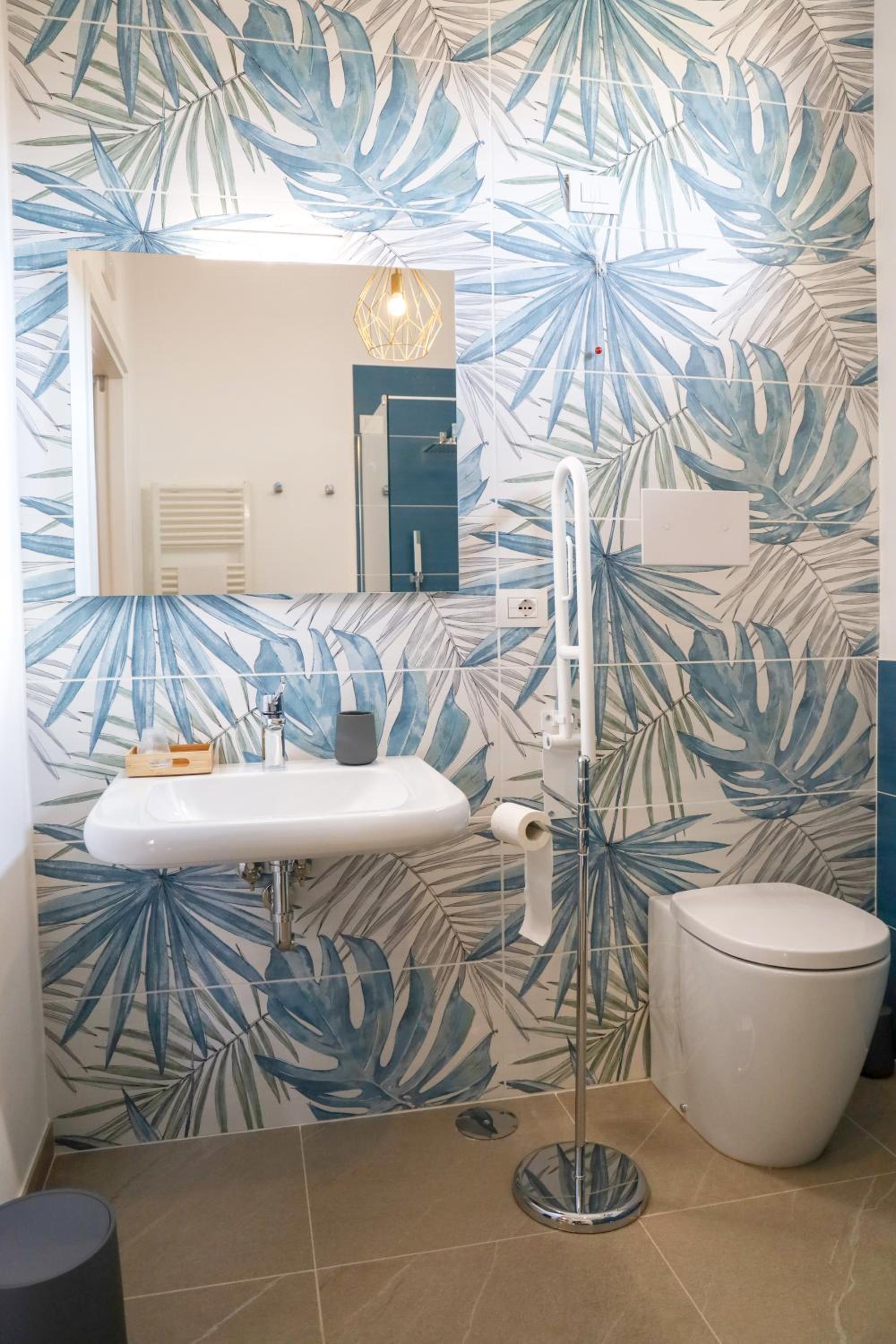 Deluxe Double Room (1 adult + 1 child) - Photo 33