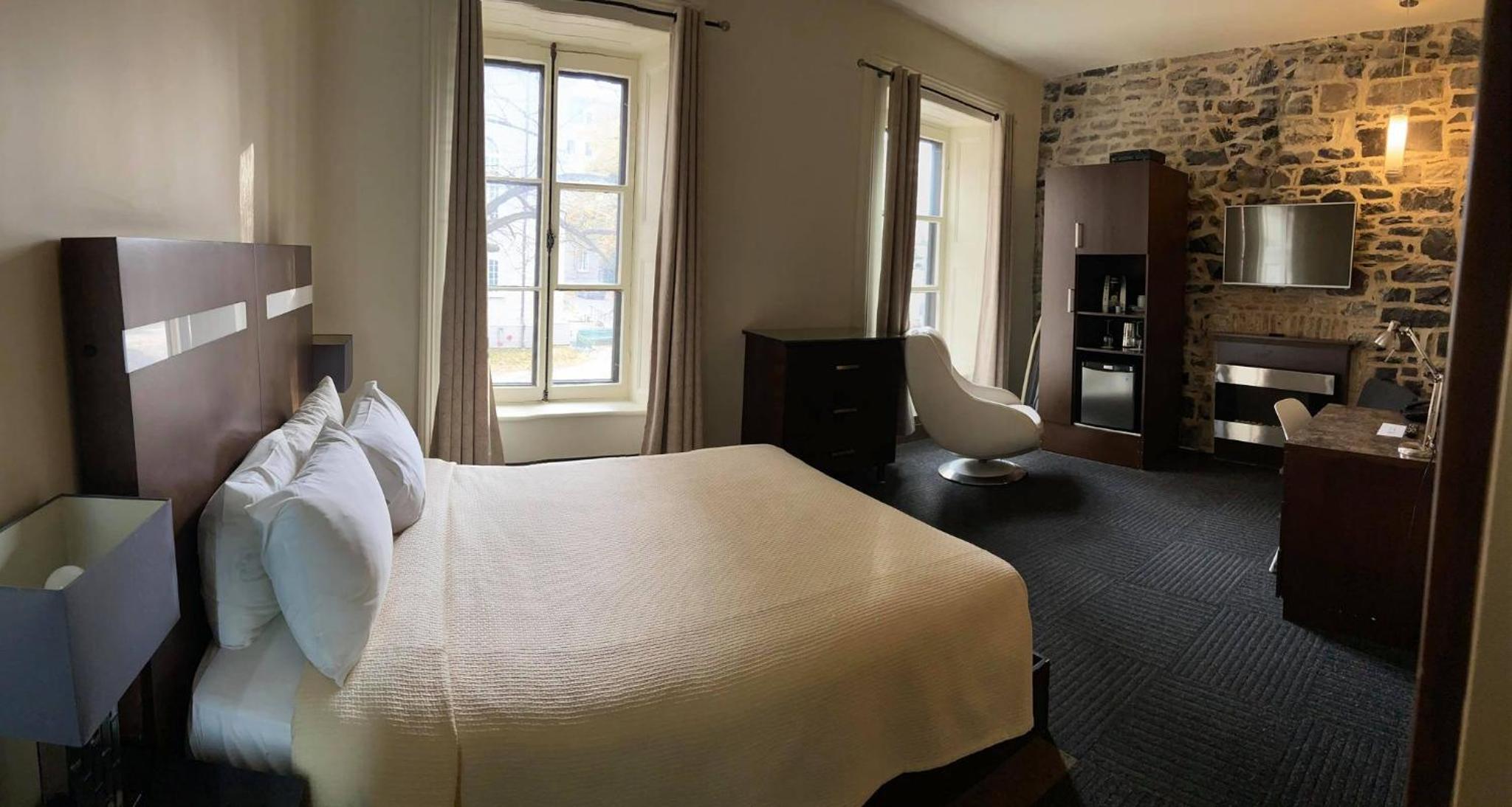 Deluxe Queen Room photo 2