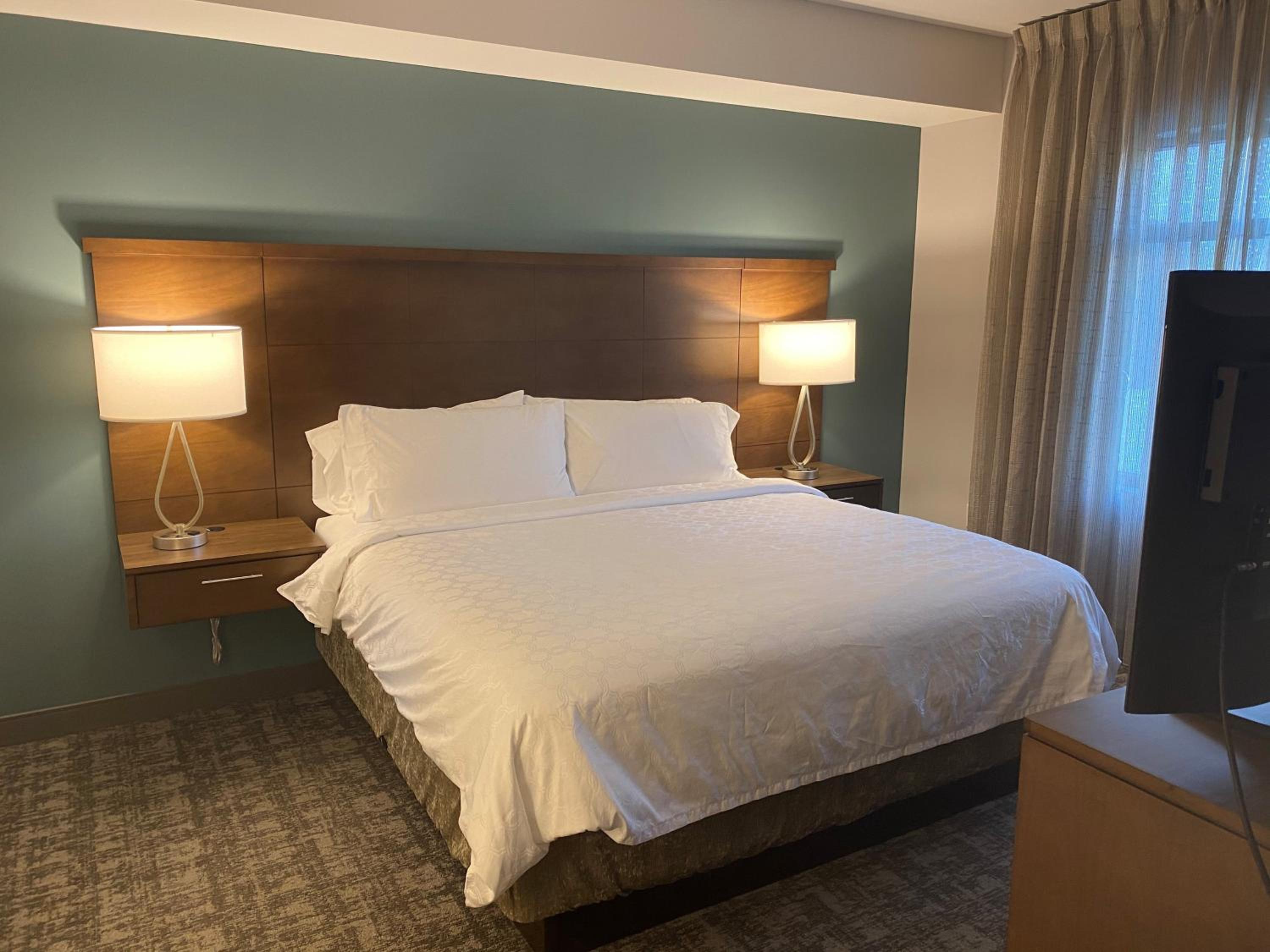 Two-Bedroom Suite - Non-Smoking - Photo 3