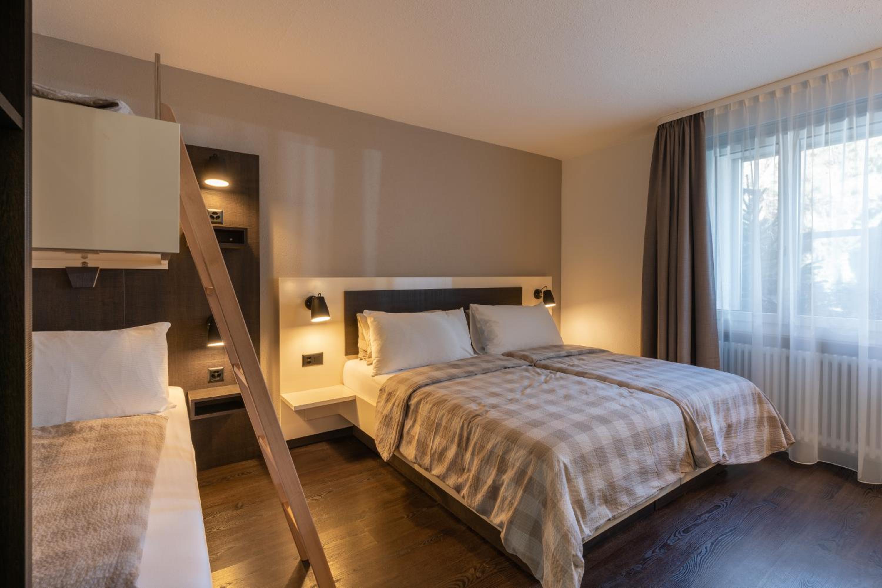 Quadruple Room with Air Conditioning - Photo 9