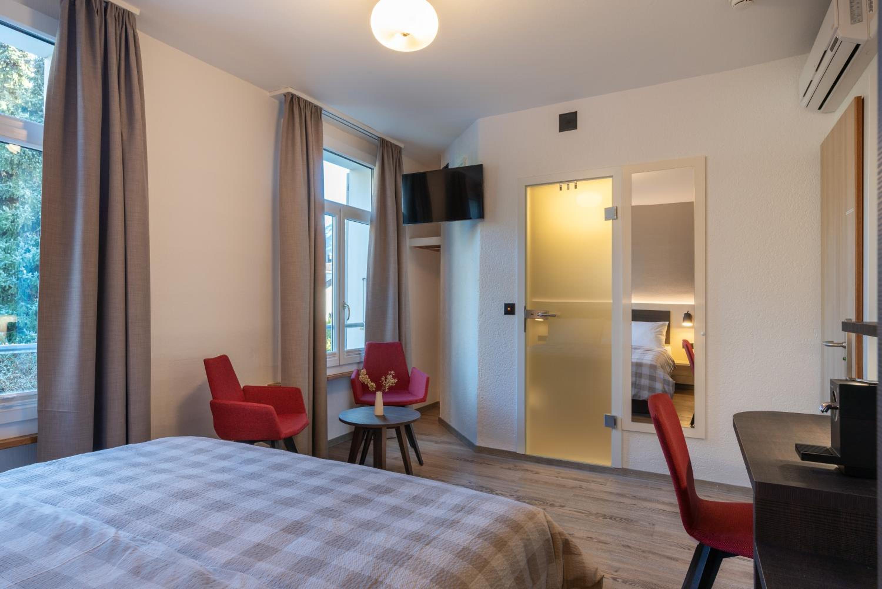 Double Room with Air Conditioning - Photo 2
