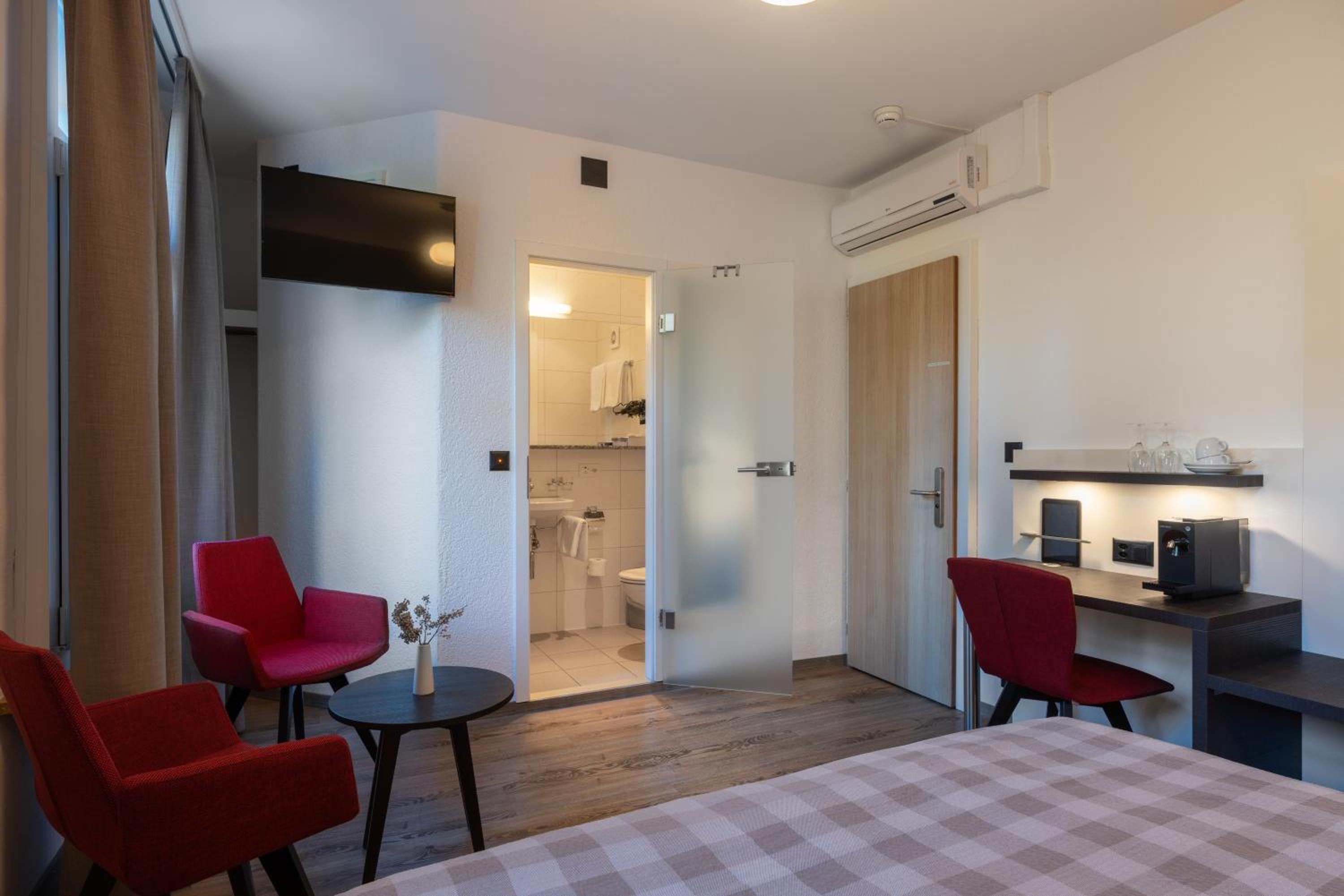 Double Room with Air Conditioning - Photo 5