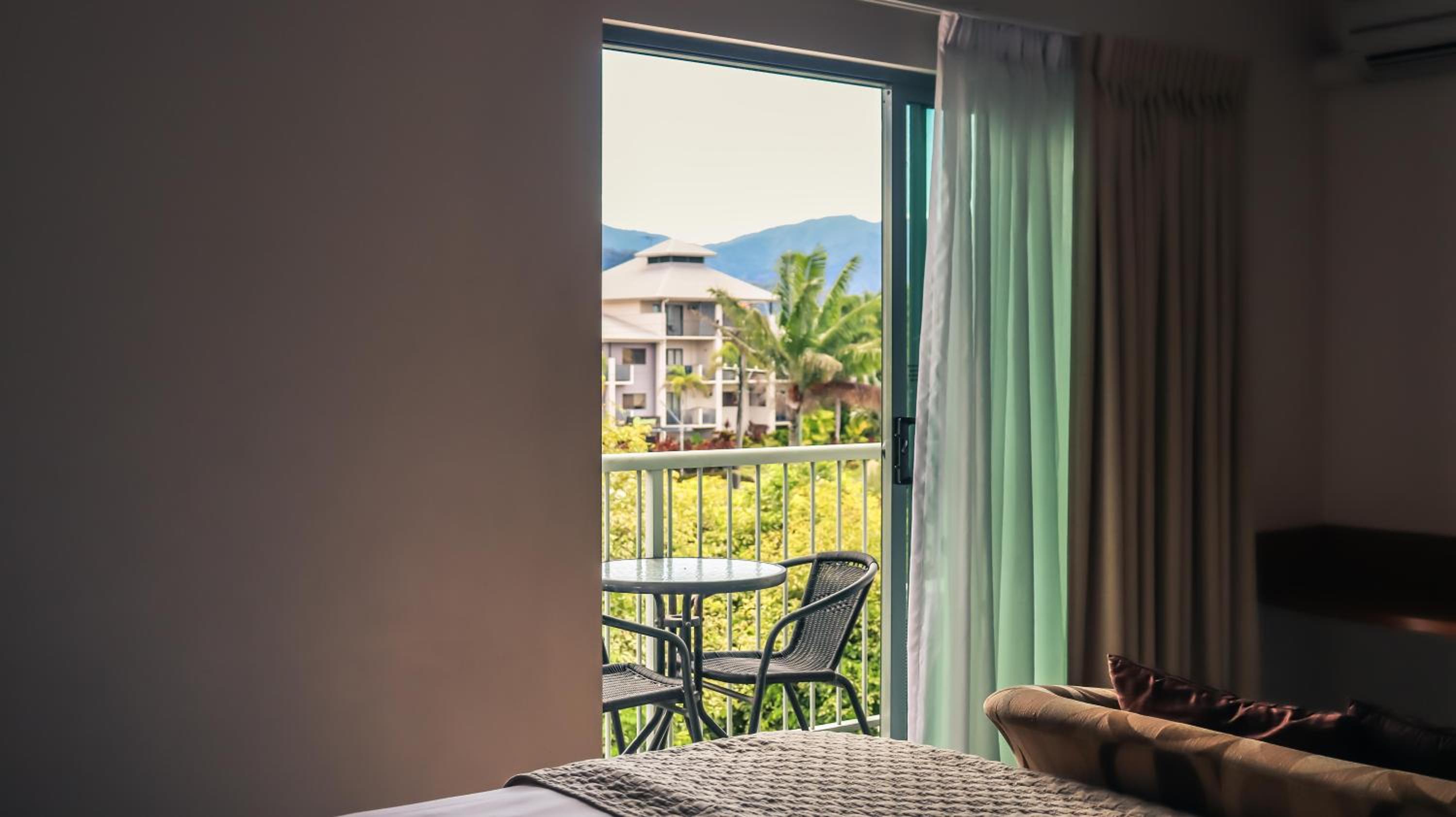 King Room with Spa - Photo 5