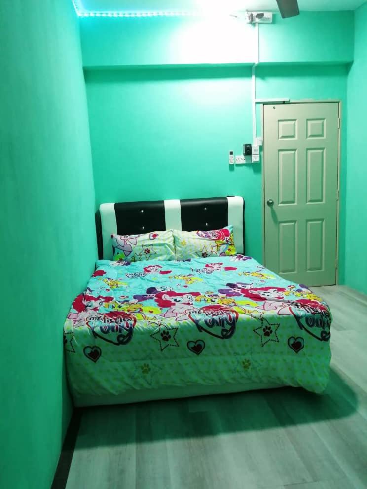 Queen Room photo 1