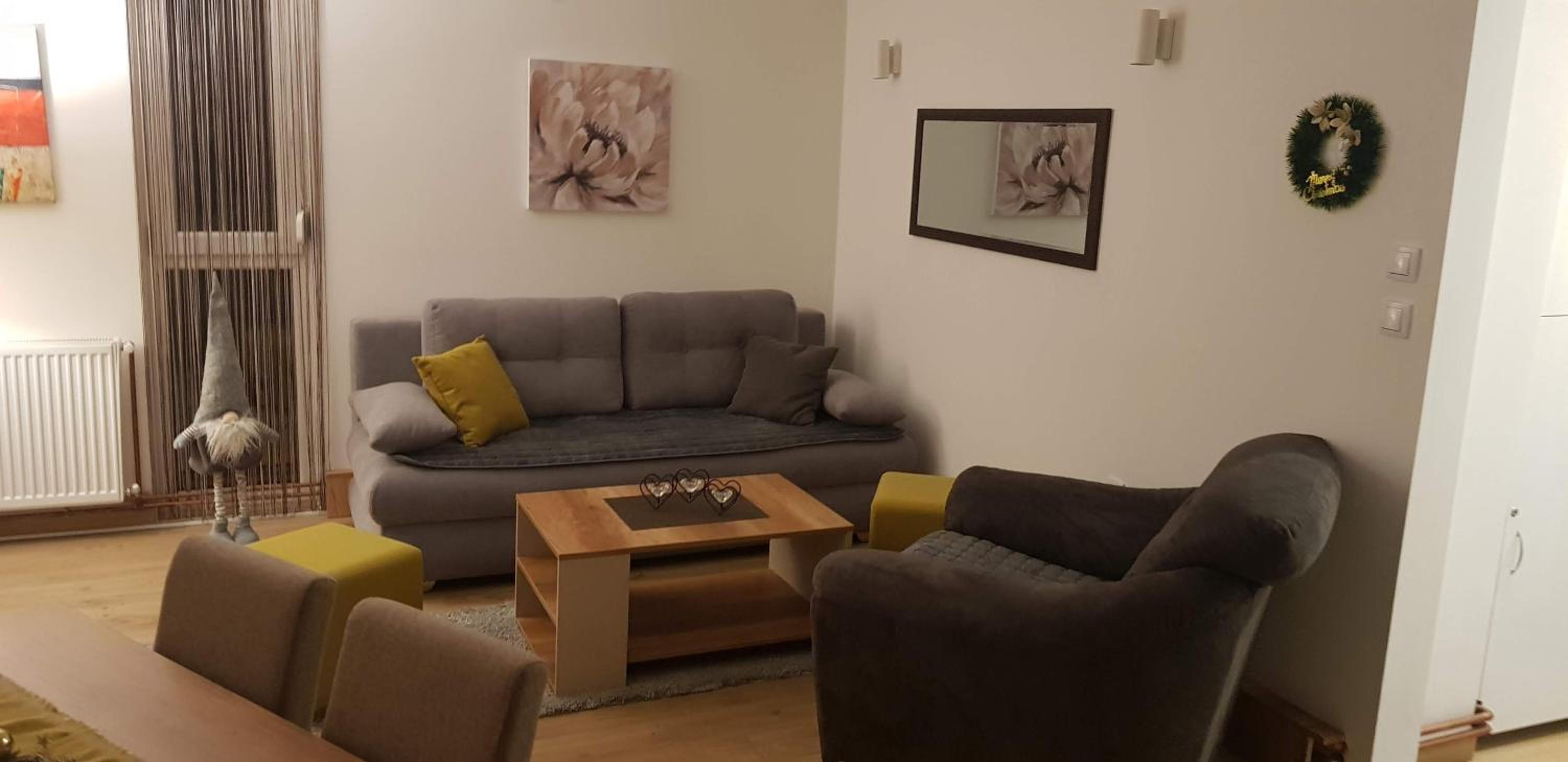 One-Bedroom Apartment photo 1