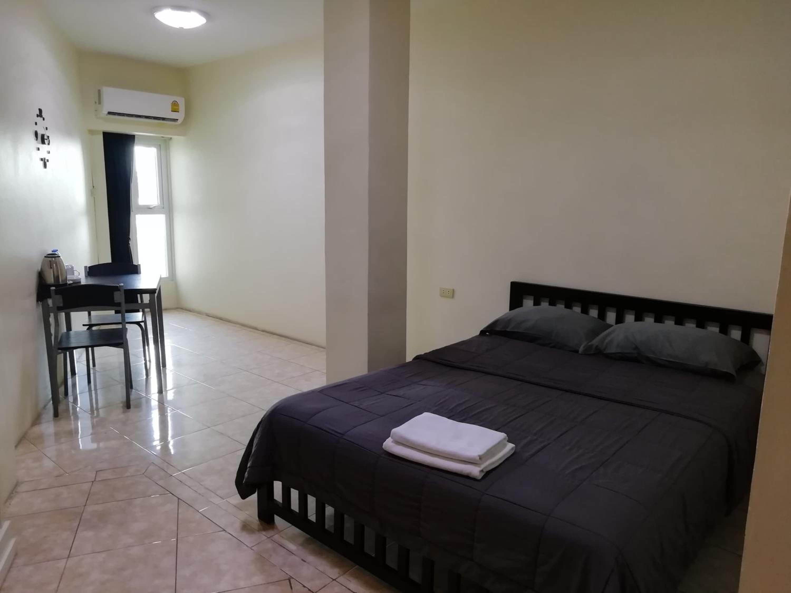 Standard Double Room (Without Balcony) - Photo 1