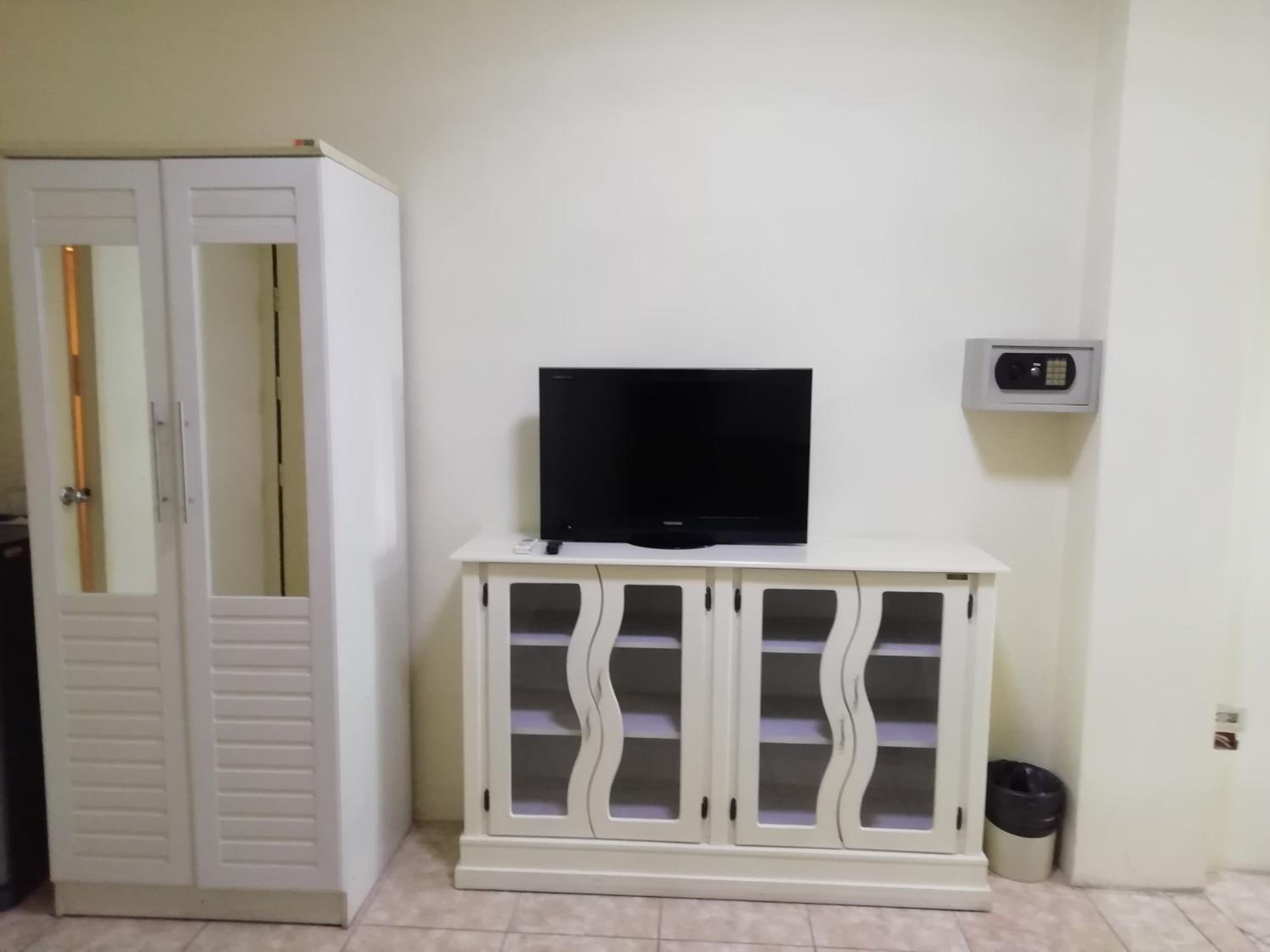 Standard Double Room (Without Balcony) - Photo 5
