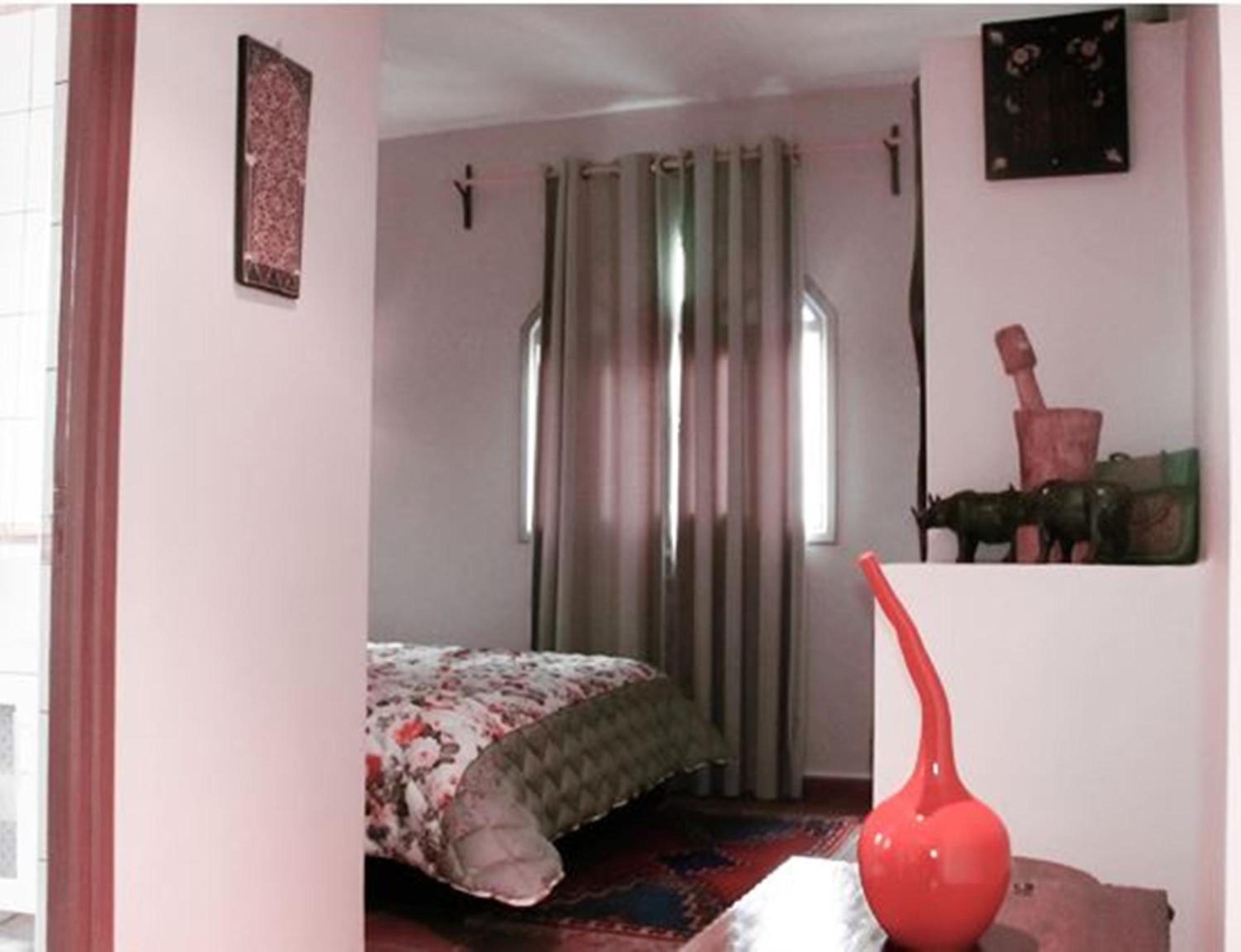Standard Twin Room with Mountain View