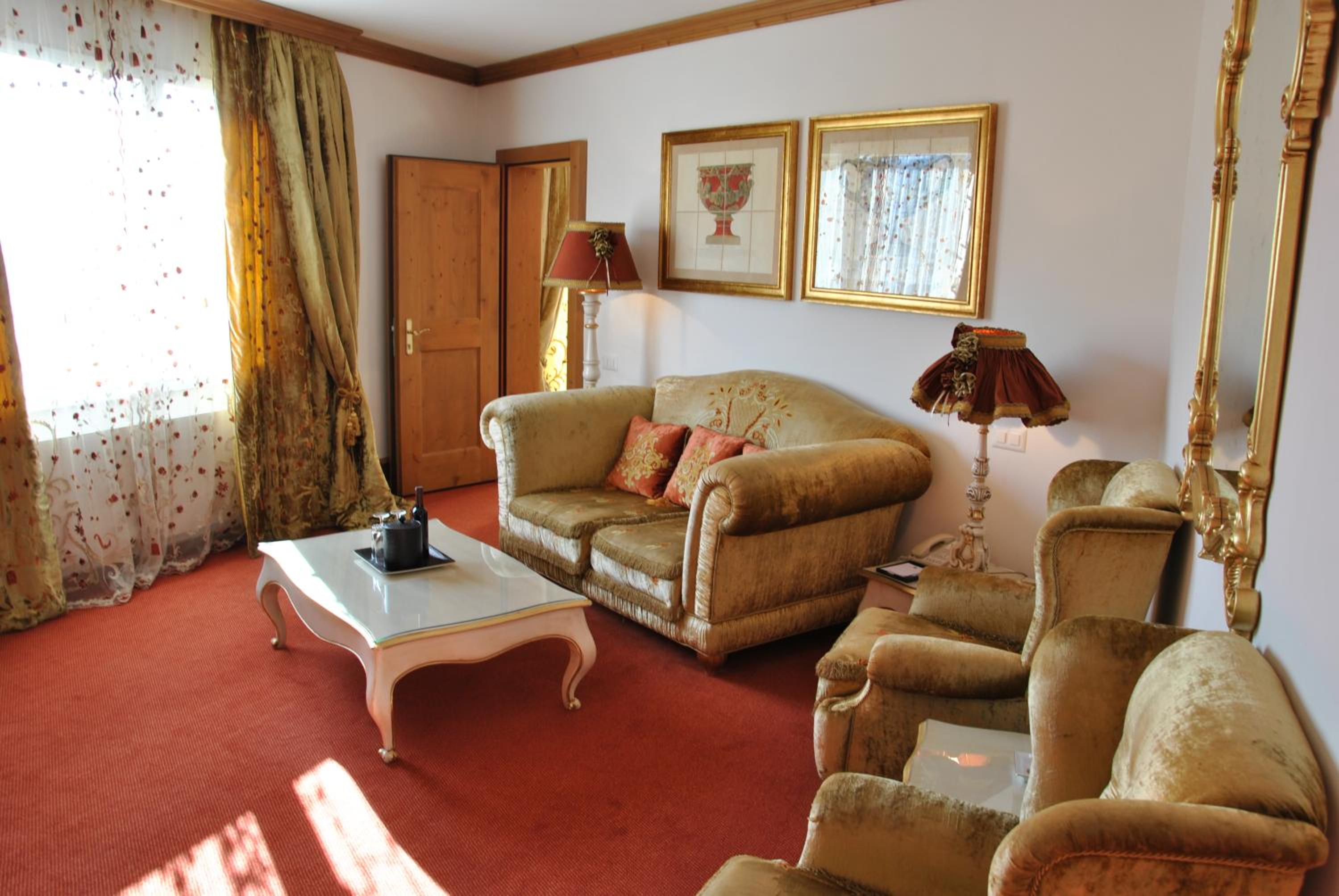 Superior Suite photo 1