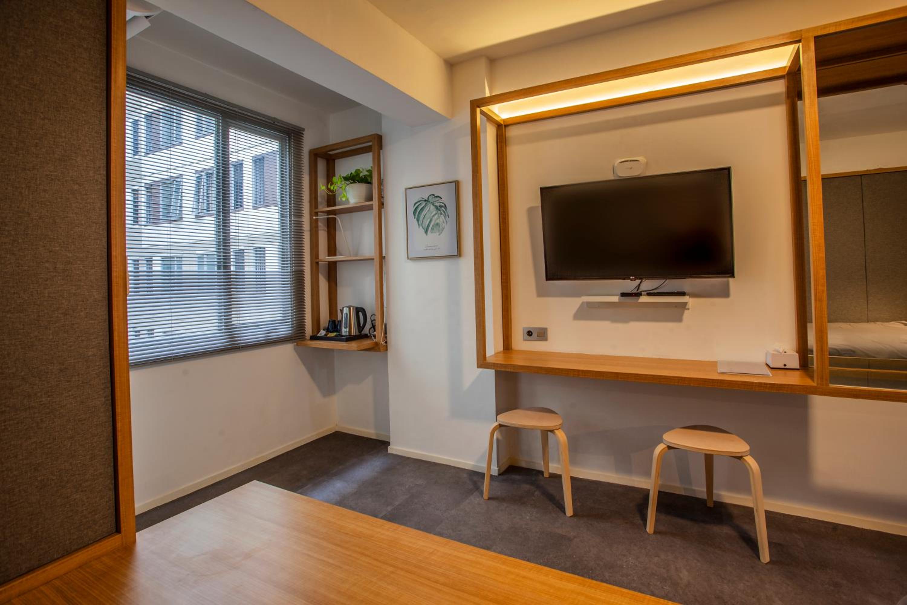 One-Bedroom Apartment - Photo 7