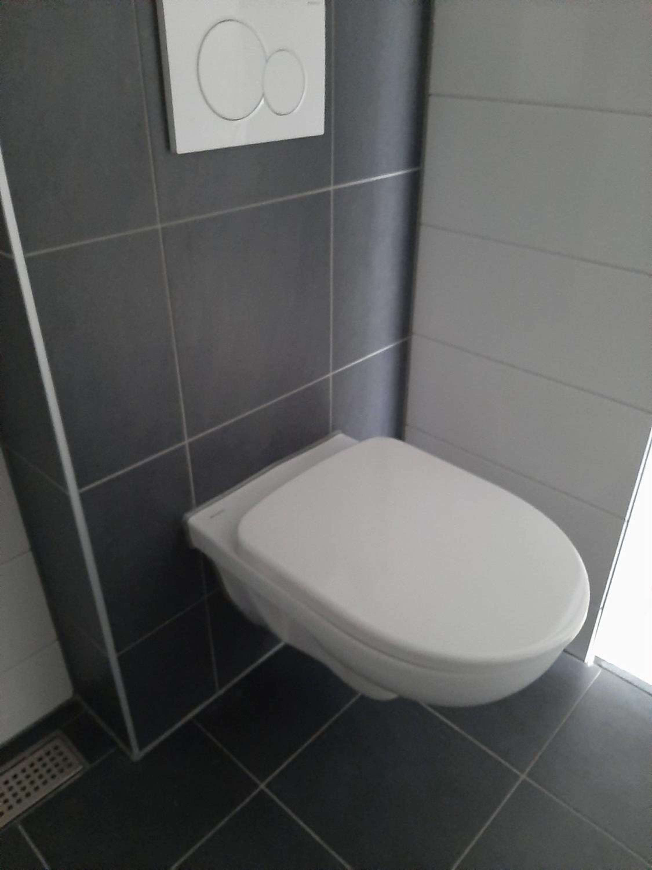 Double or Twin Room with Private Bathroom - Photo 9
