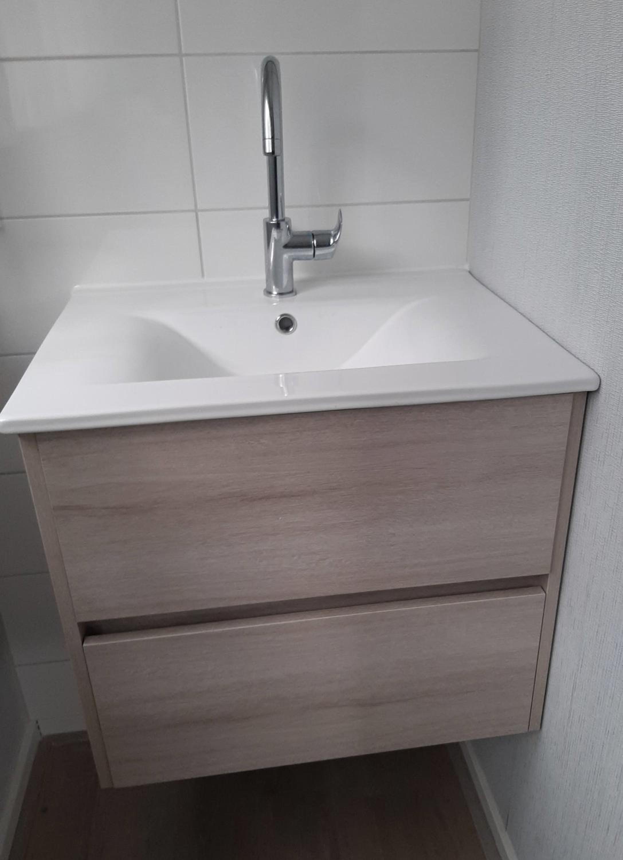 Double or Twin Room with Private Bathroom - Photo 10