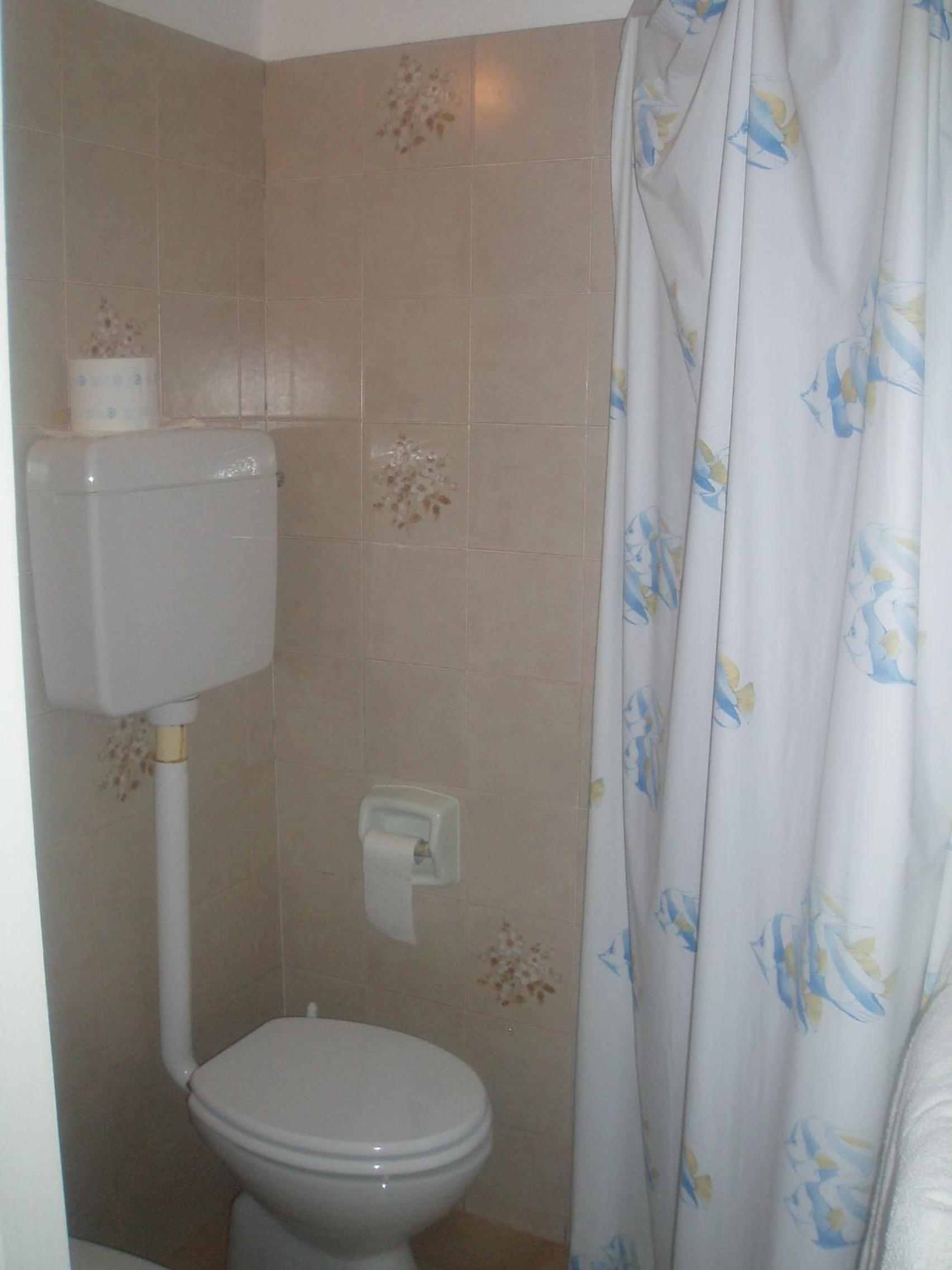 Quadruple Room - Photo 4