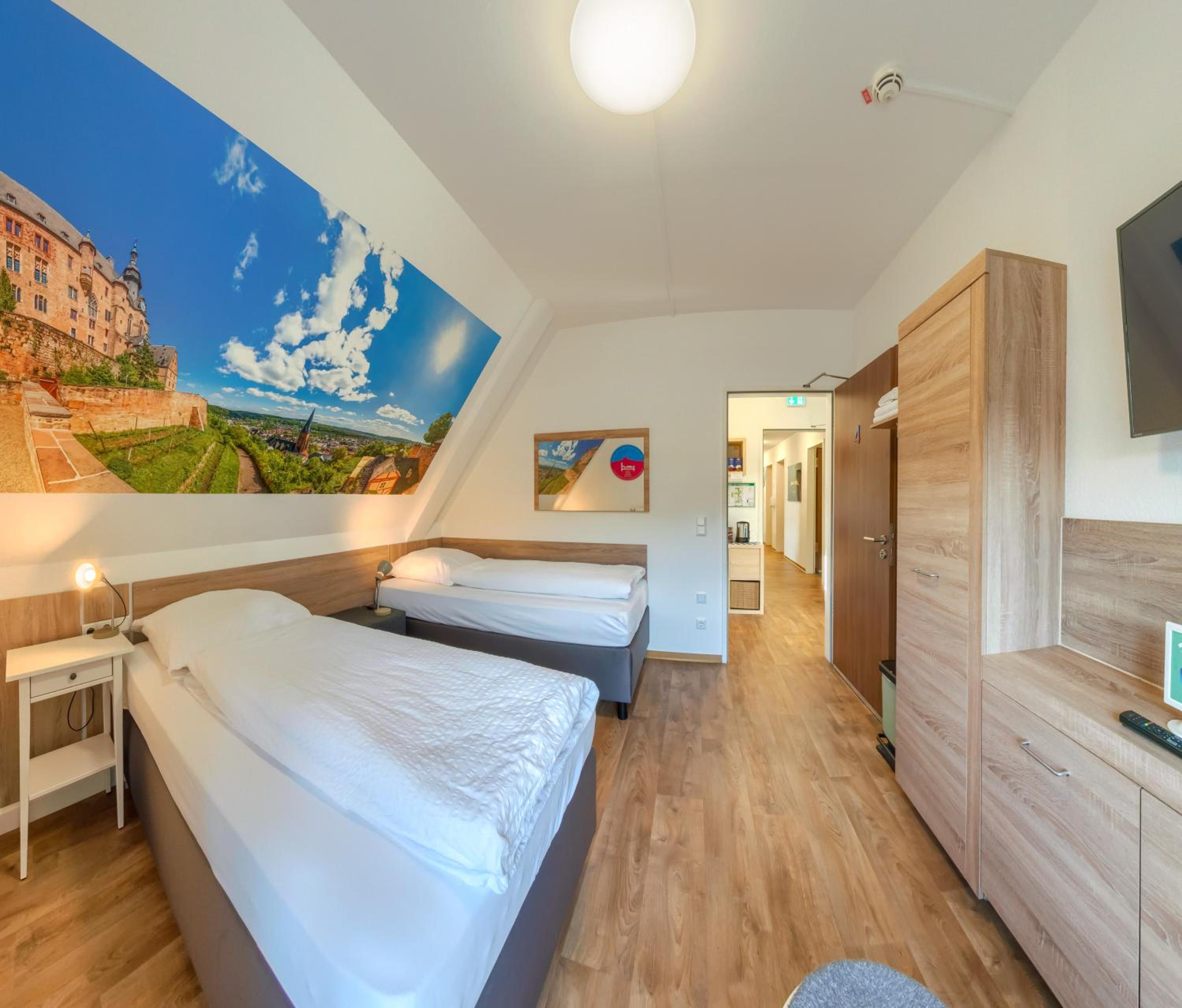 Double Room with Shared Bathroom photo 2