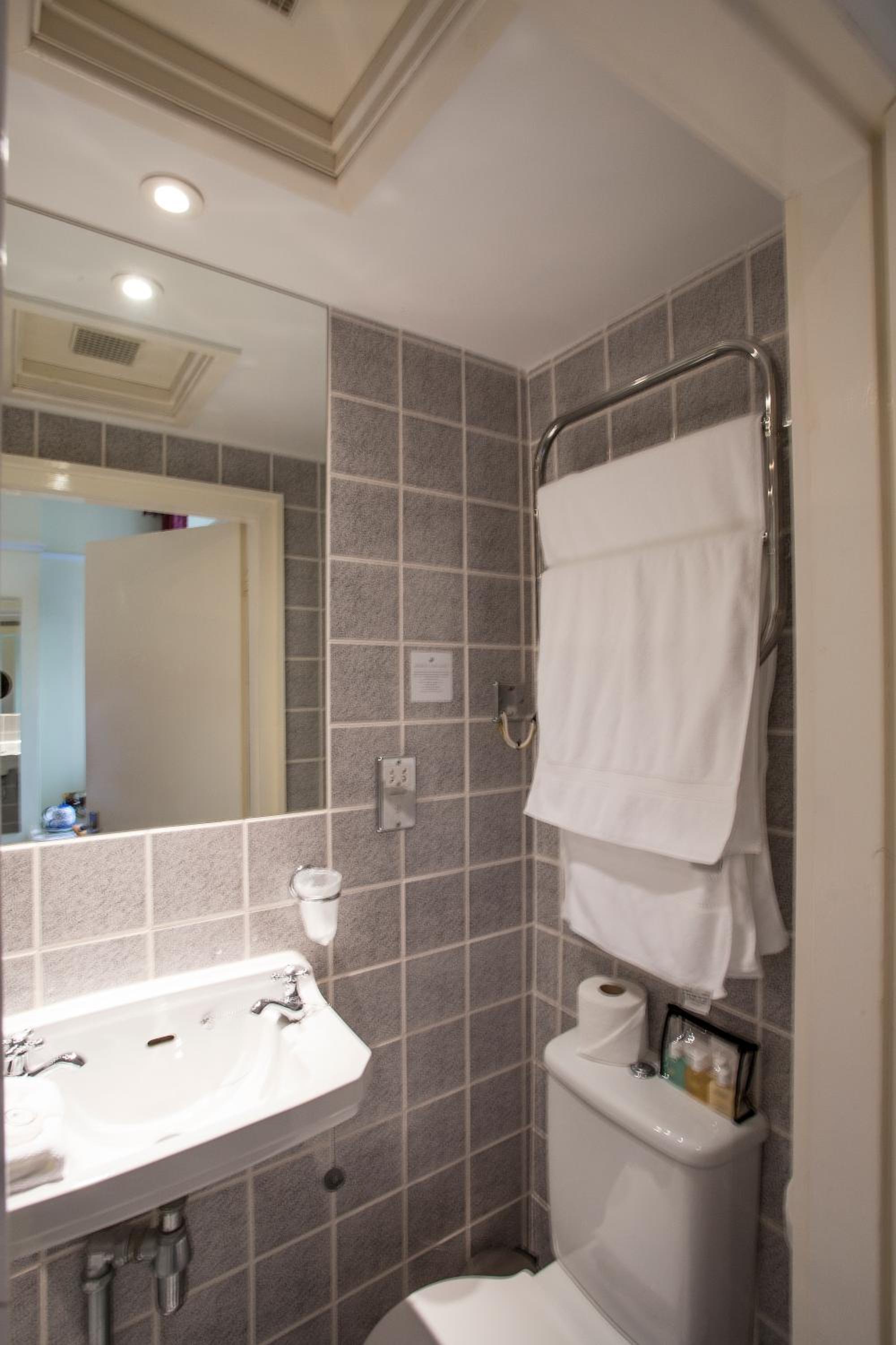 Single Room with Shower photo 2