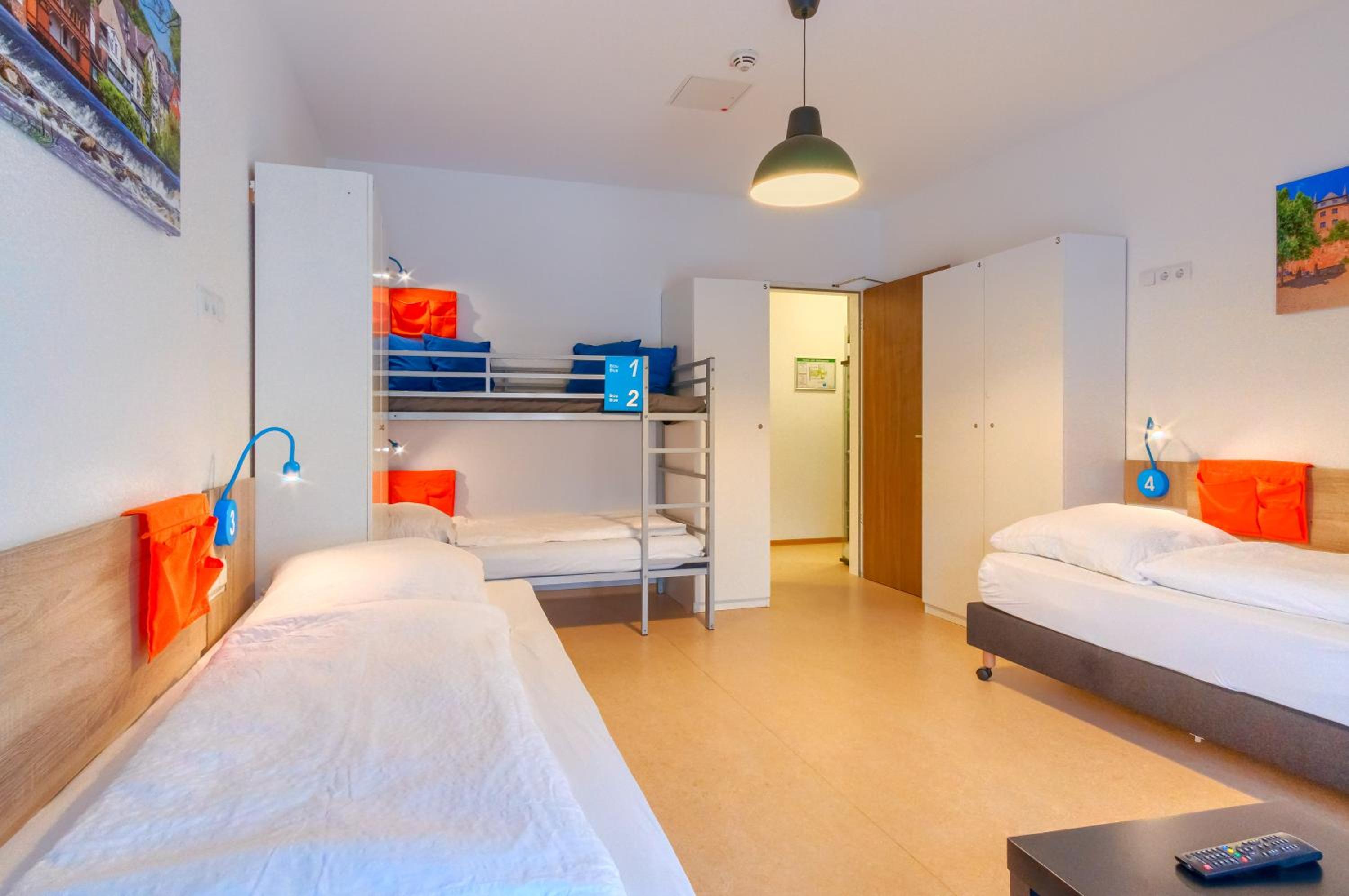 Single Room with Shared Bathroom photo 2