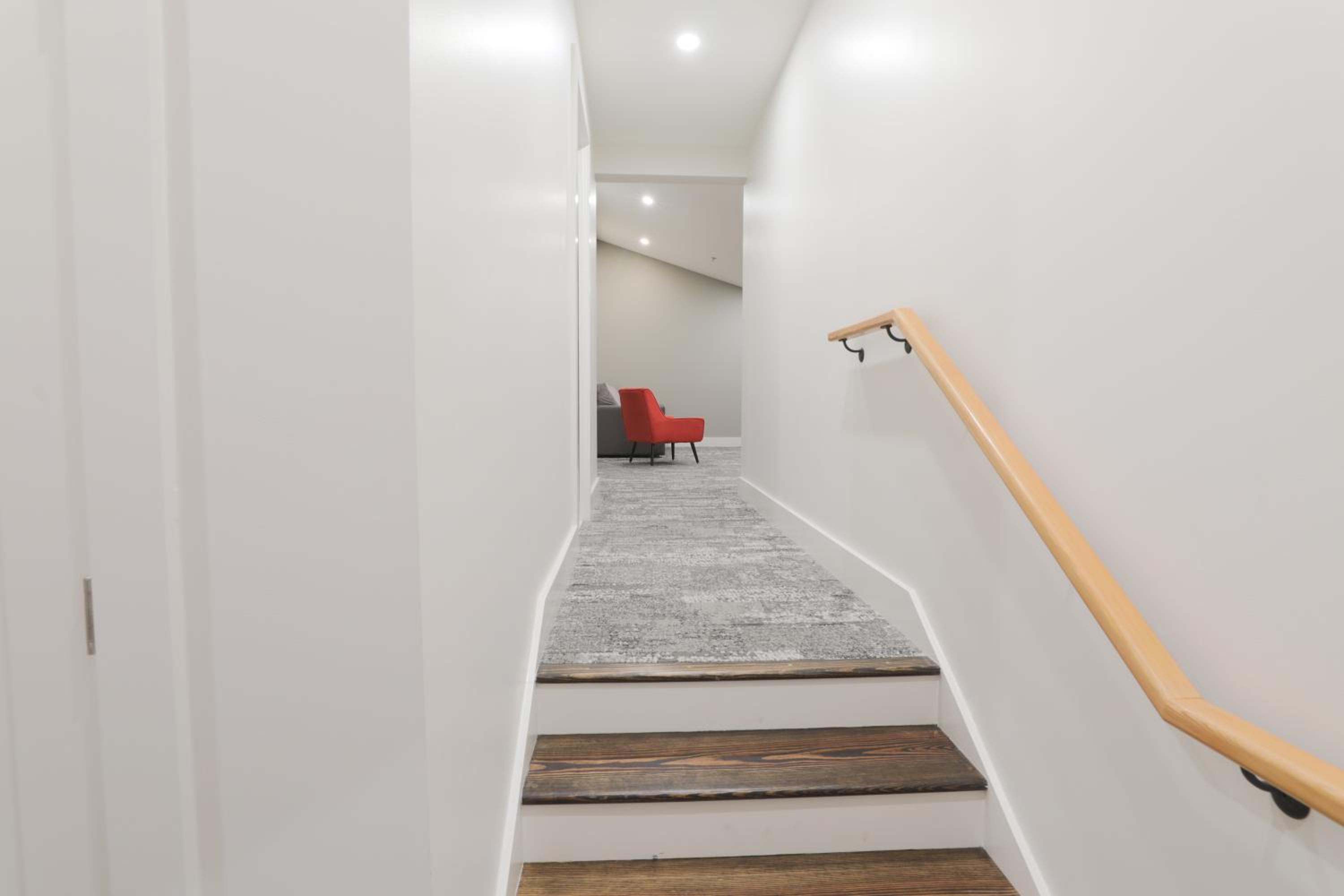 Large Double Room - Photo 10