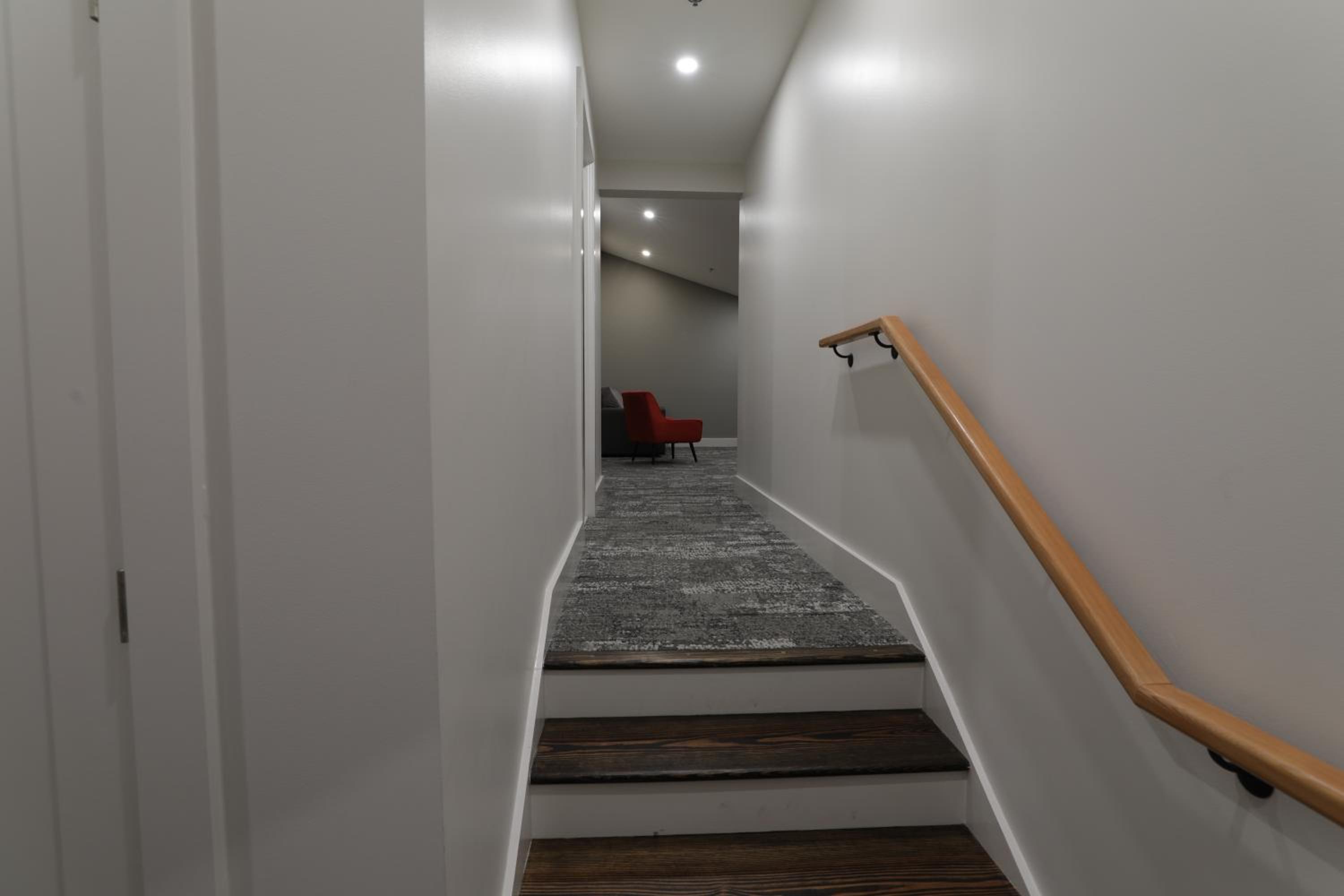 Large Double Room - Photo 3