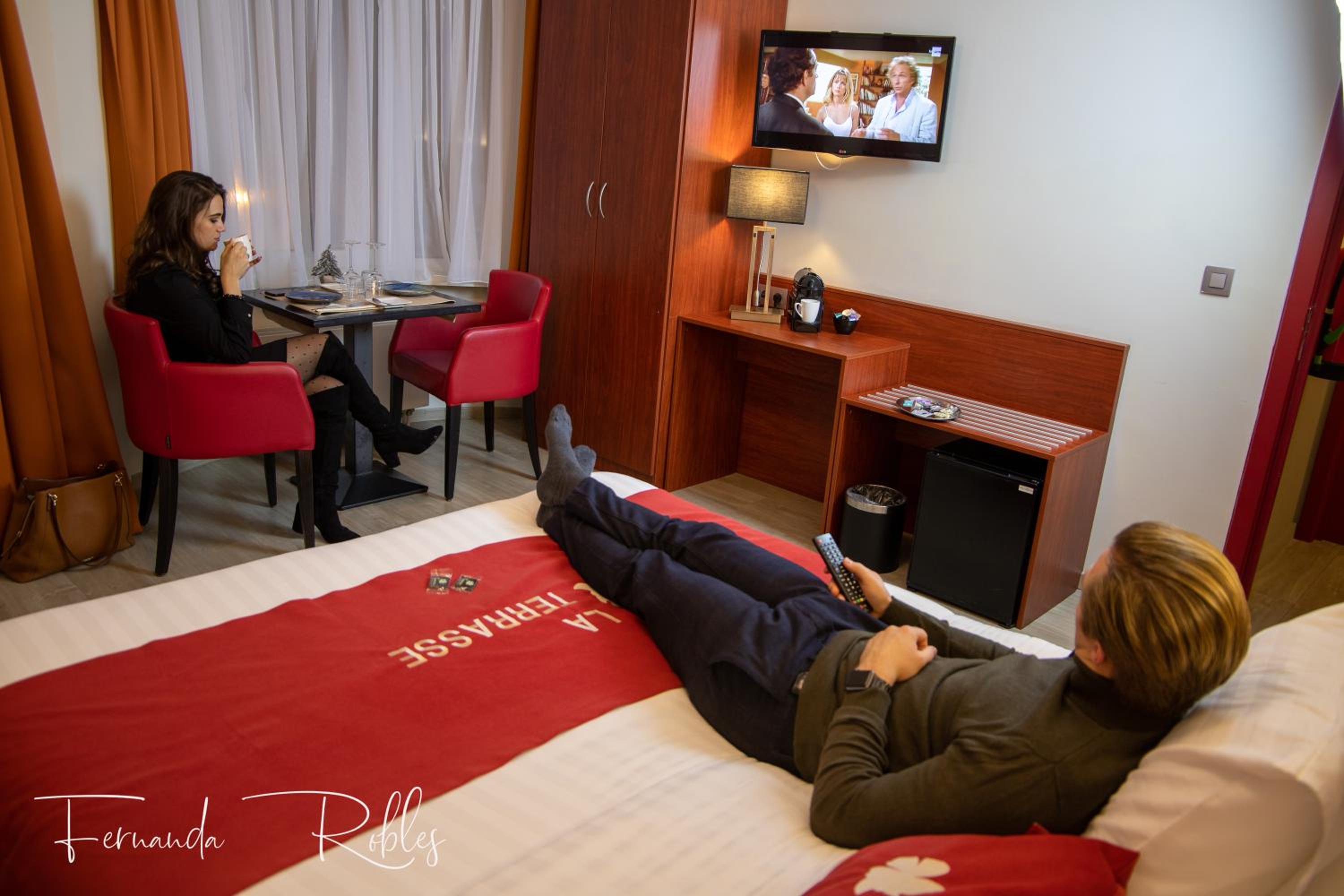 Large Double Room with Balcony - Photo 3