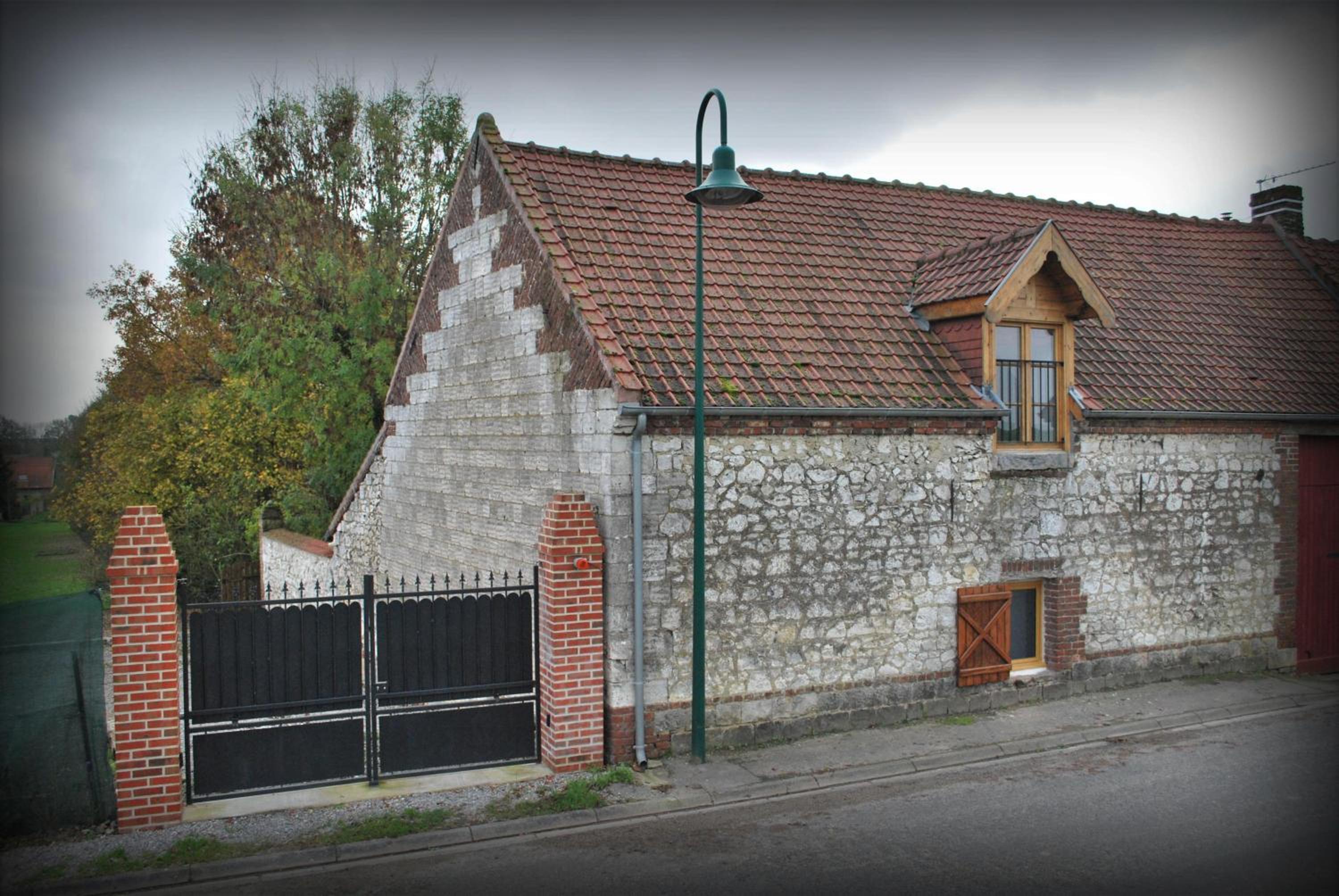 Three-Bedroom House - Photo 2