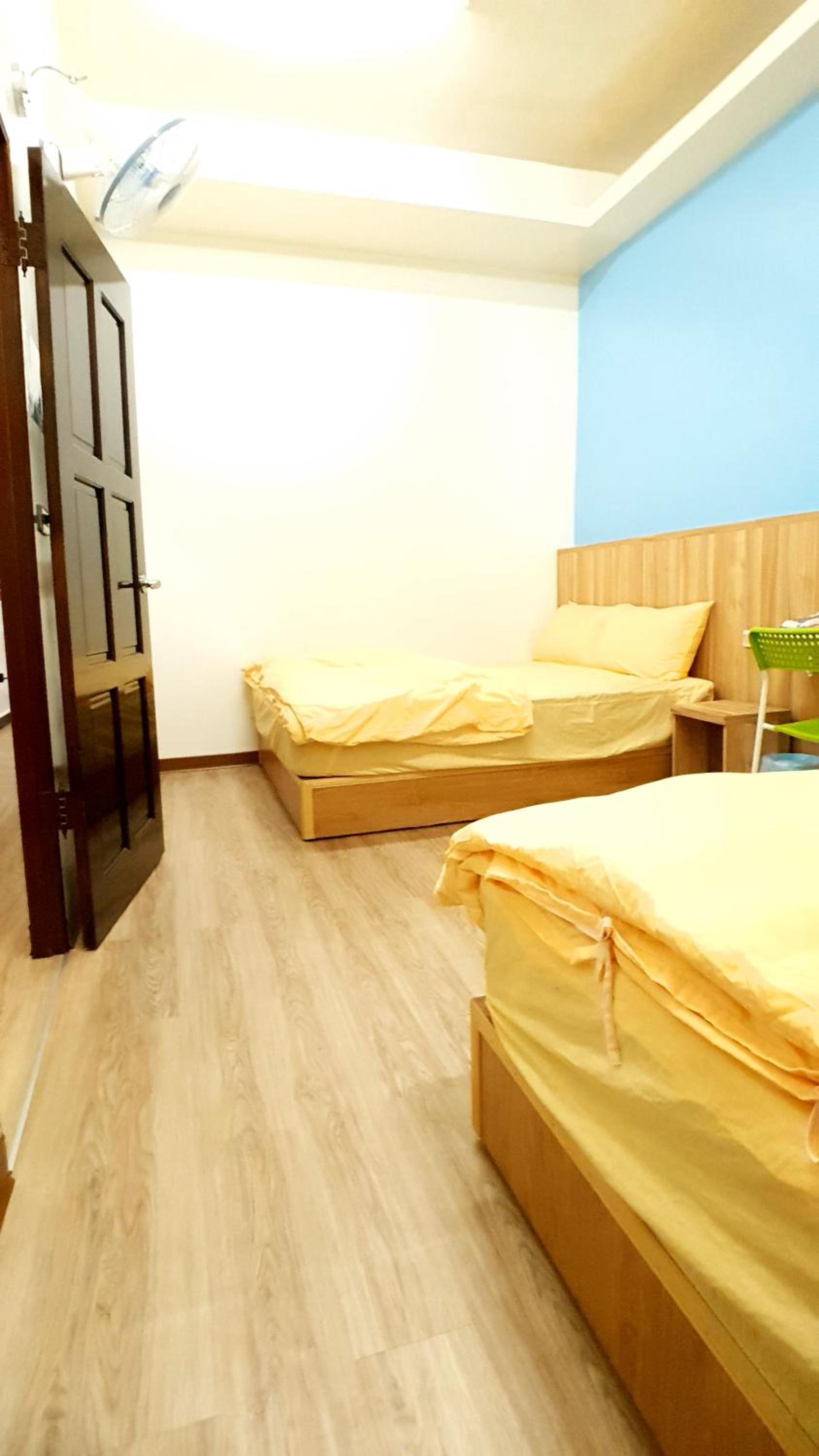 Quadruple Room with Shared Bathroom photo 3