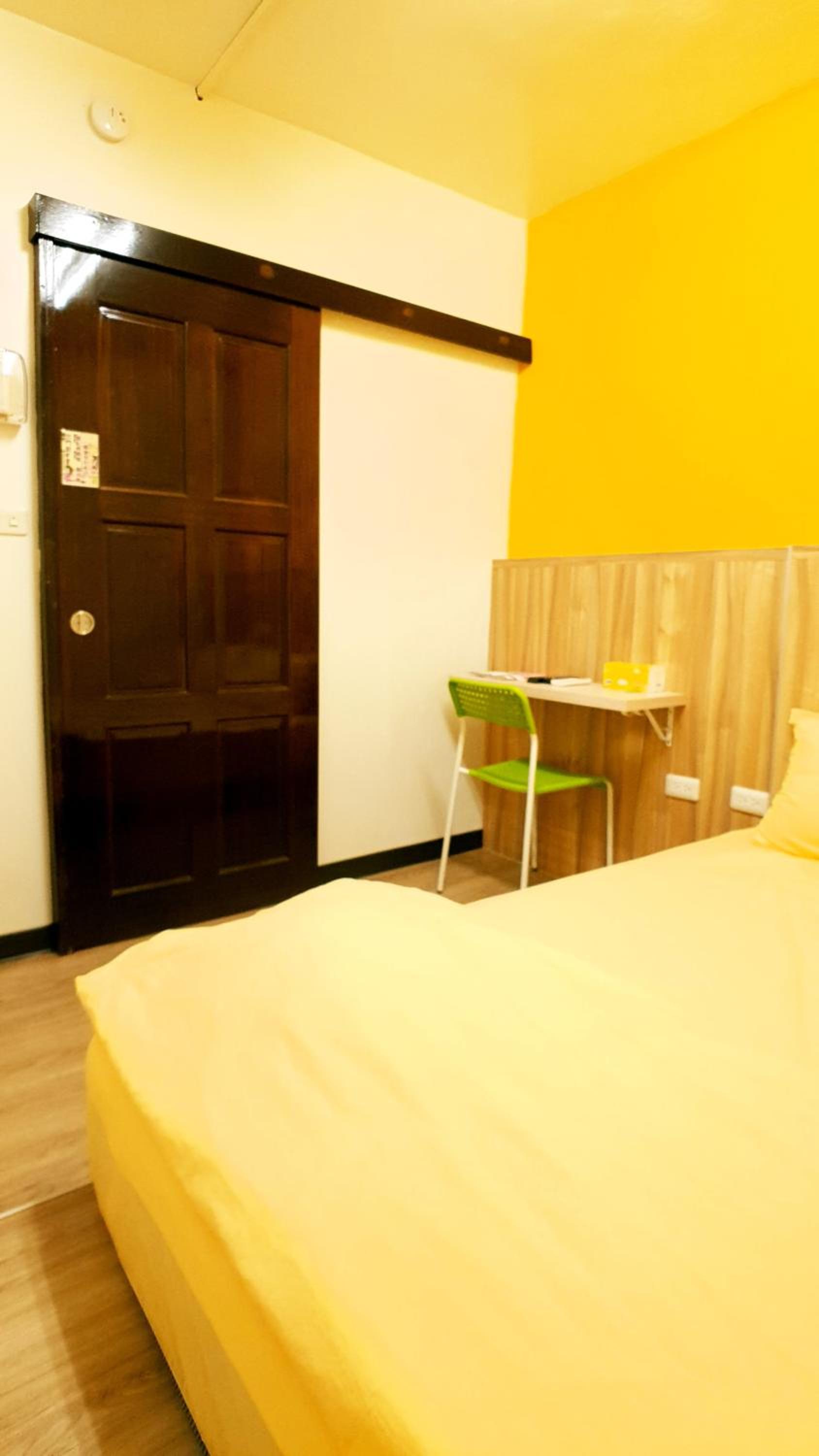 Double Room with Shared Bathroom photo 2