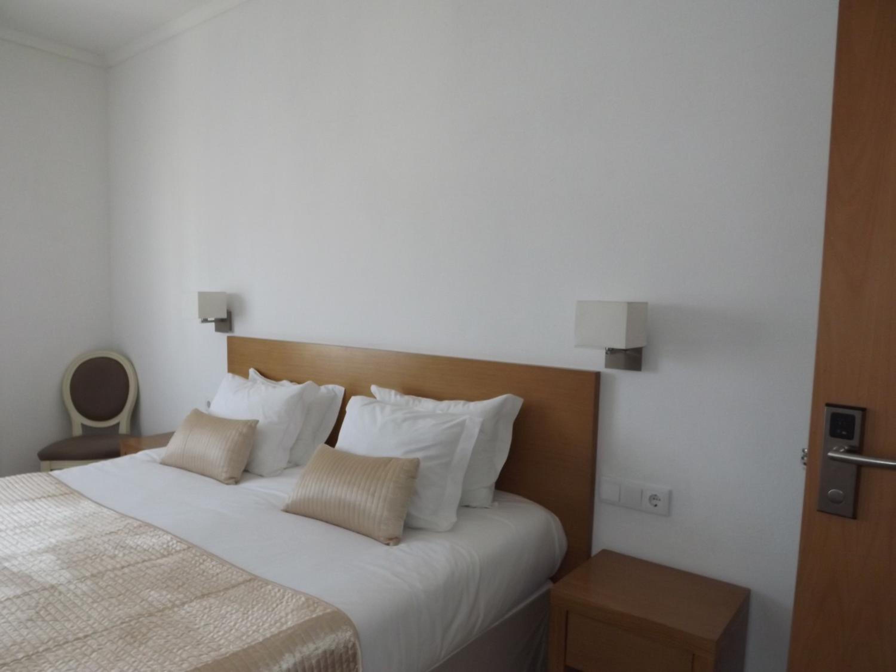 Double or Twin Room with Sea View - Photo 6