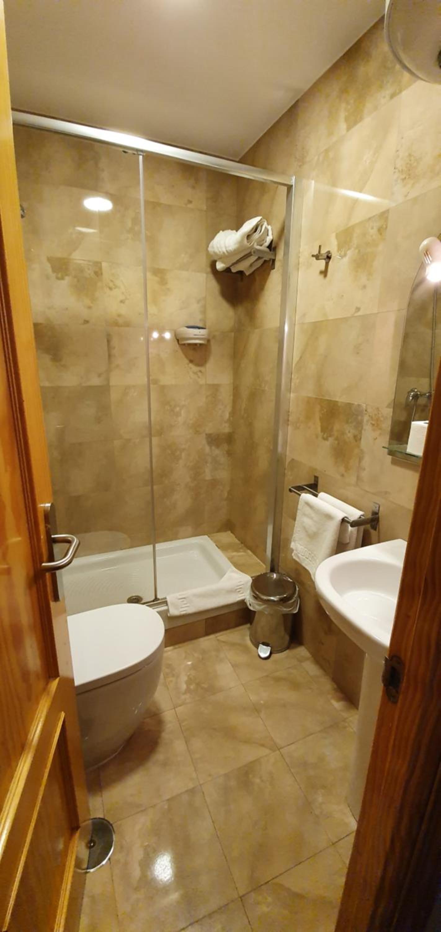 Single Room photo 3