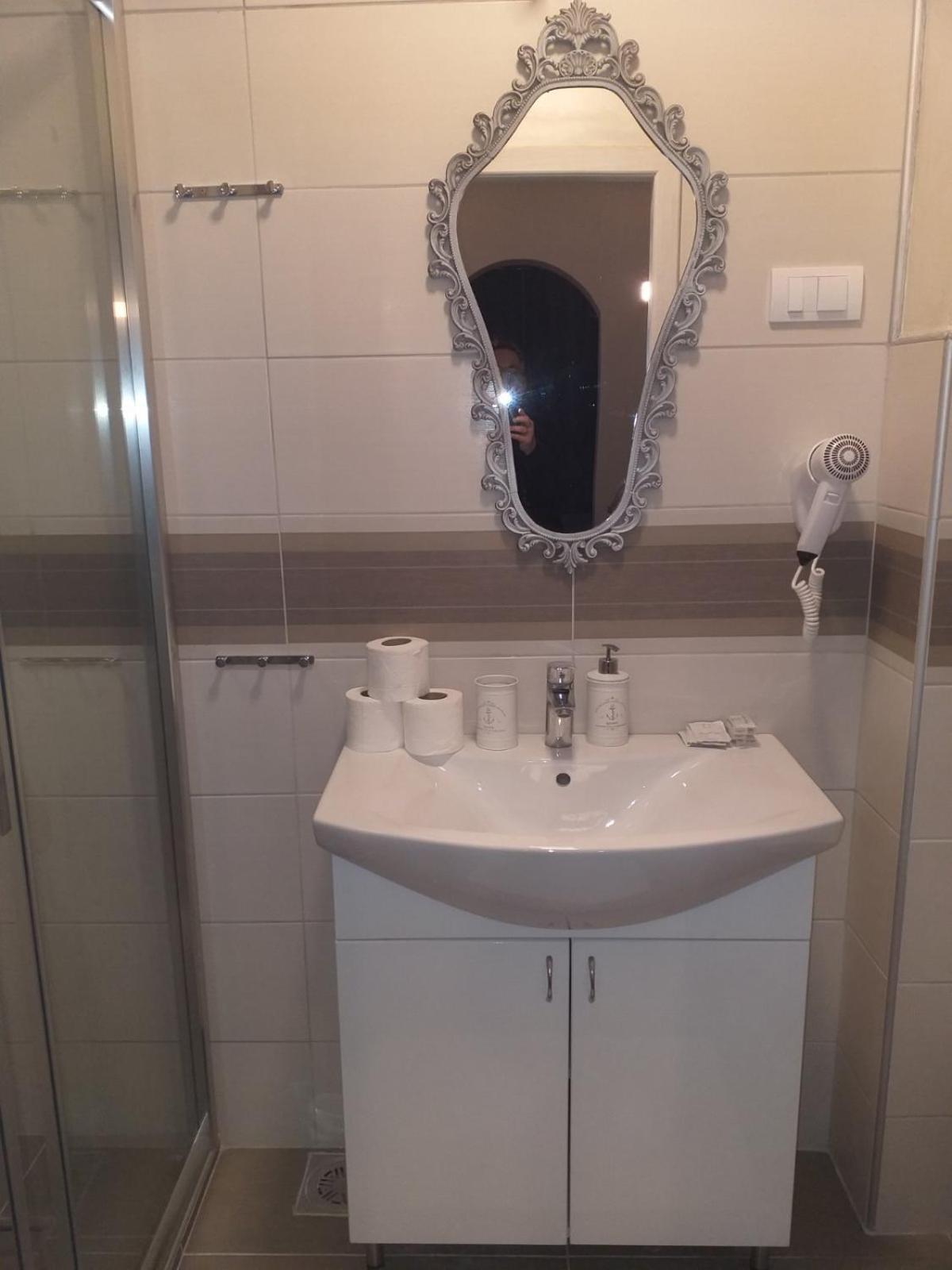 Triple Room with Bathroom photo 2