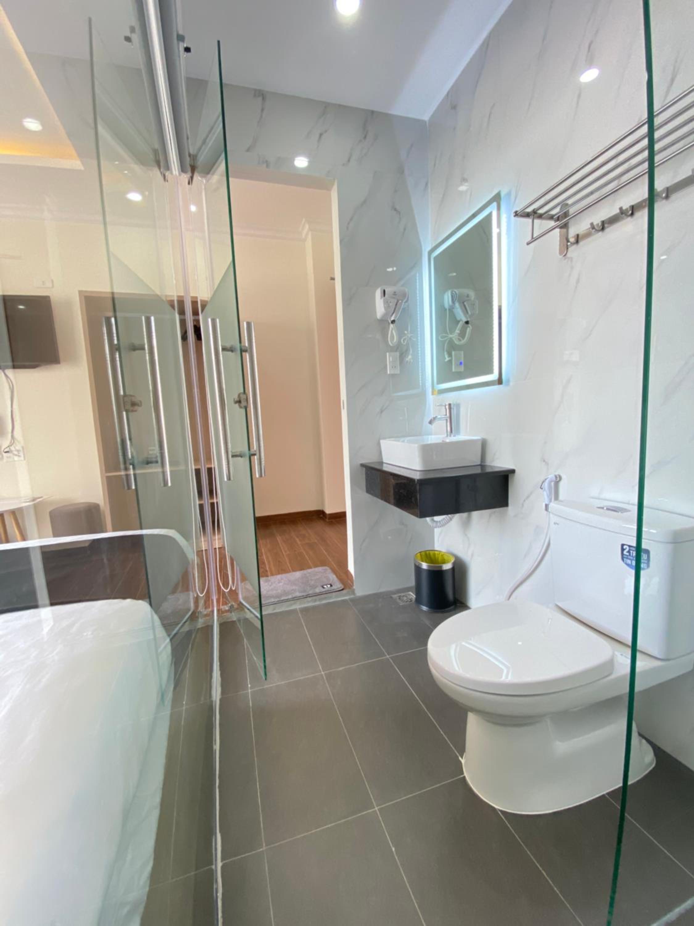 Family Suite with Balcony - Photo 4