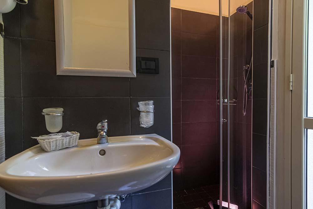 Double Room - Photo 14