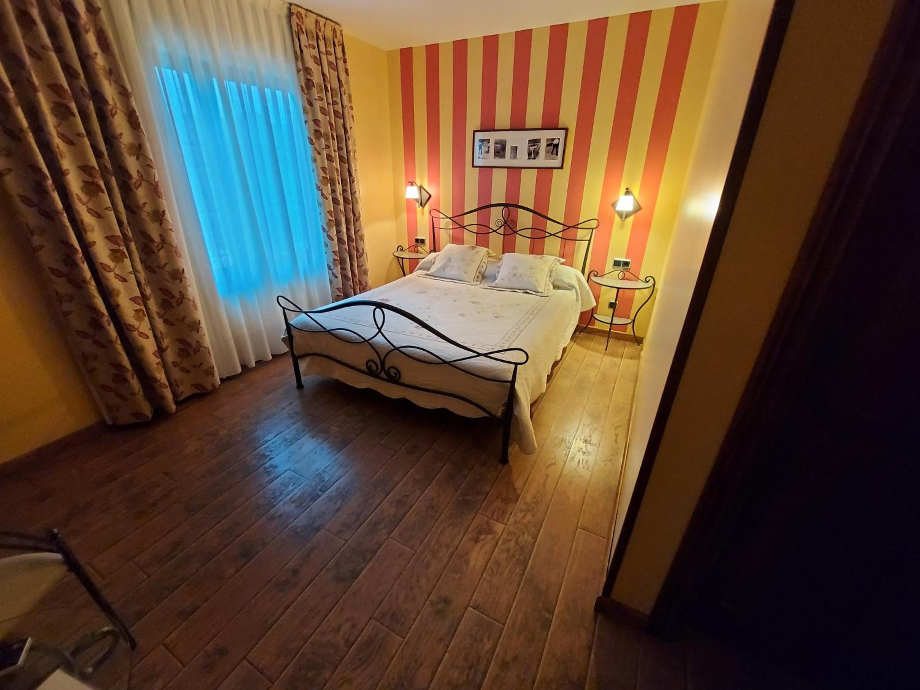 Deluxe Suite with Spa Bath