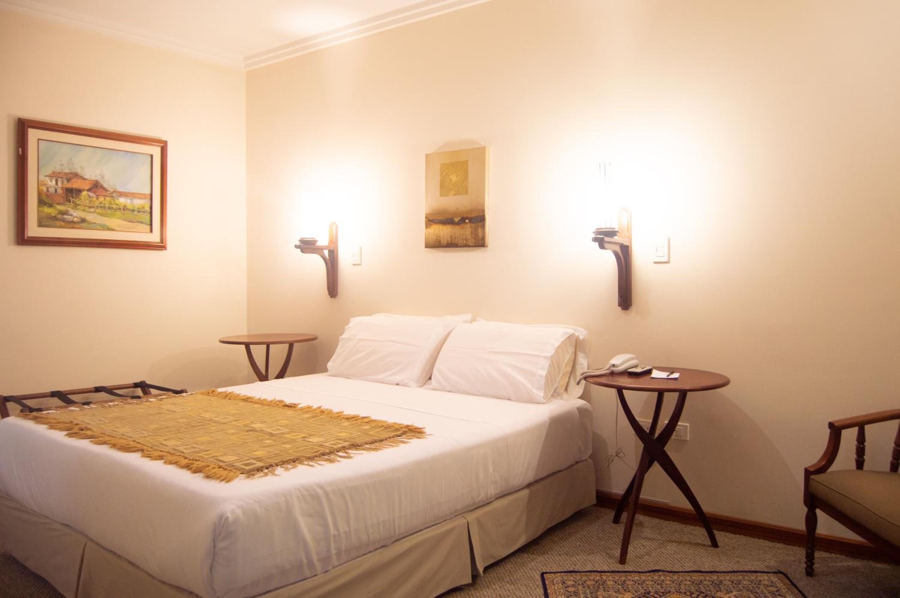 Queen Room photo 3