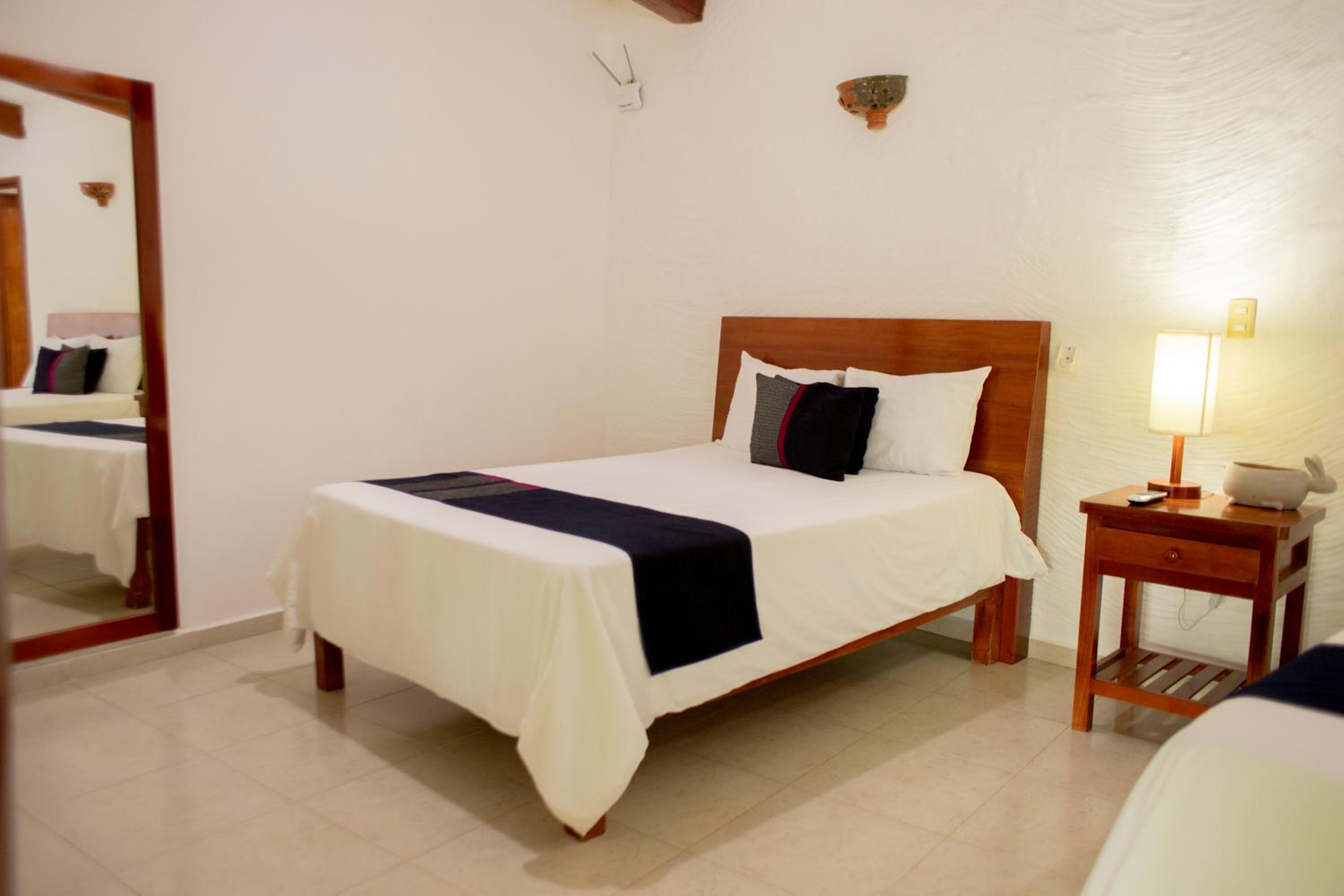 Double Room with Two Double Beds or One Large Bed - Photo 8