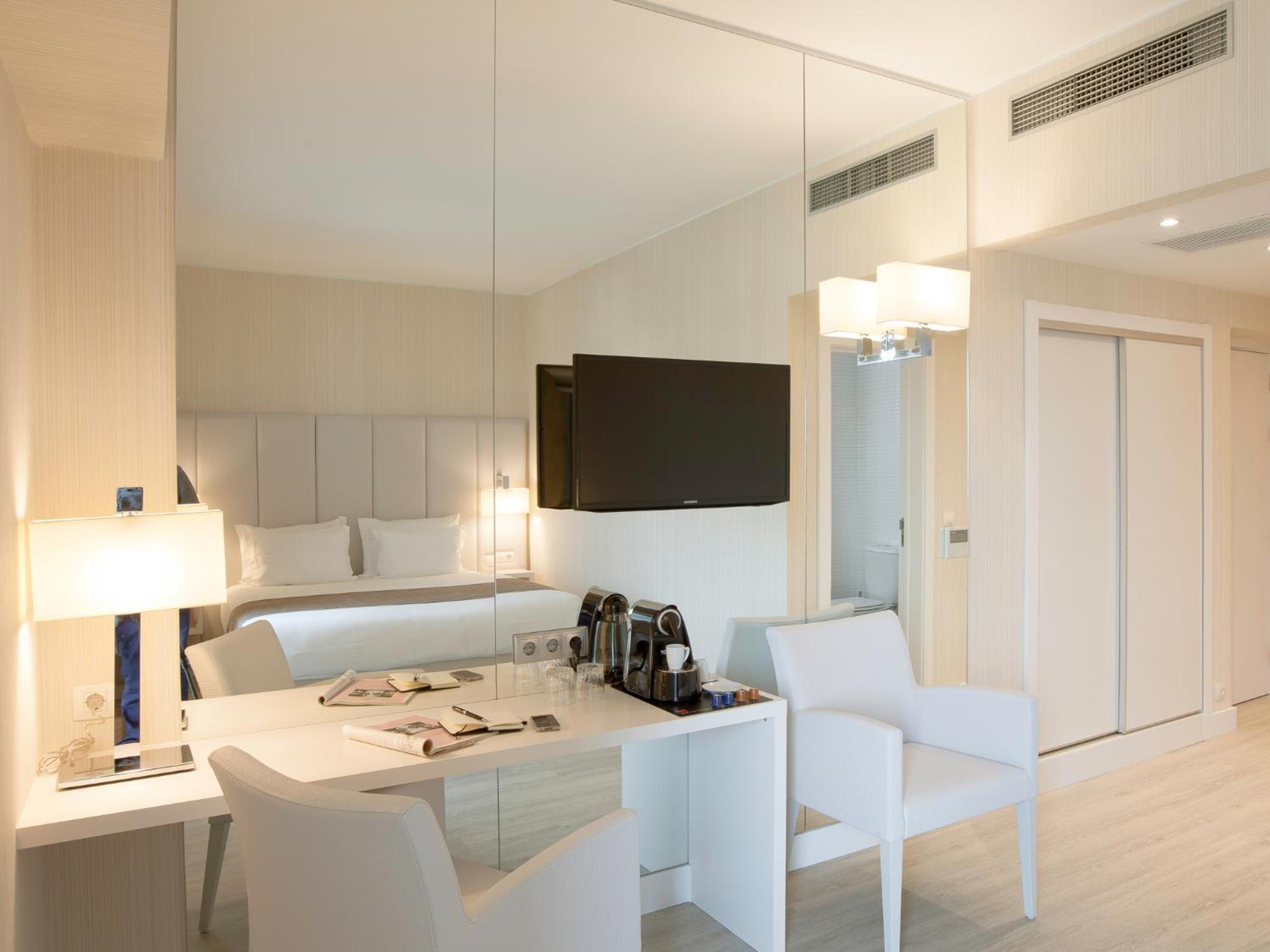 Standard Double or Twin Room - Photo 5