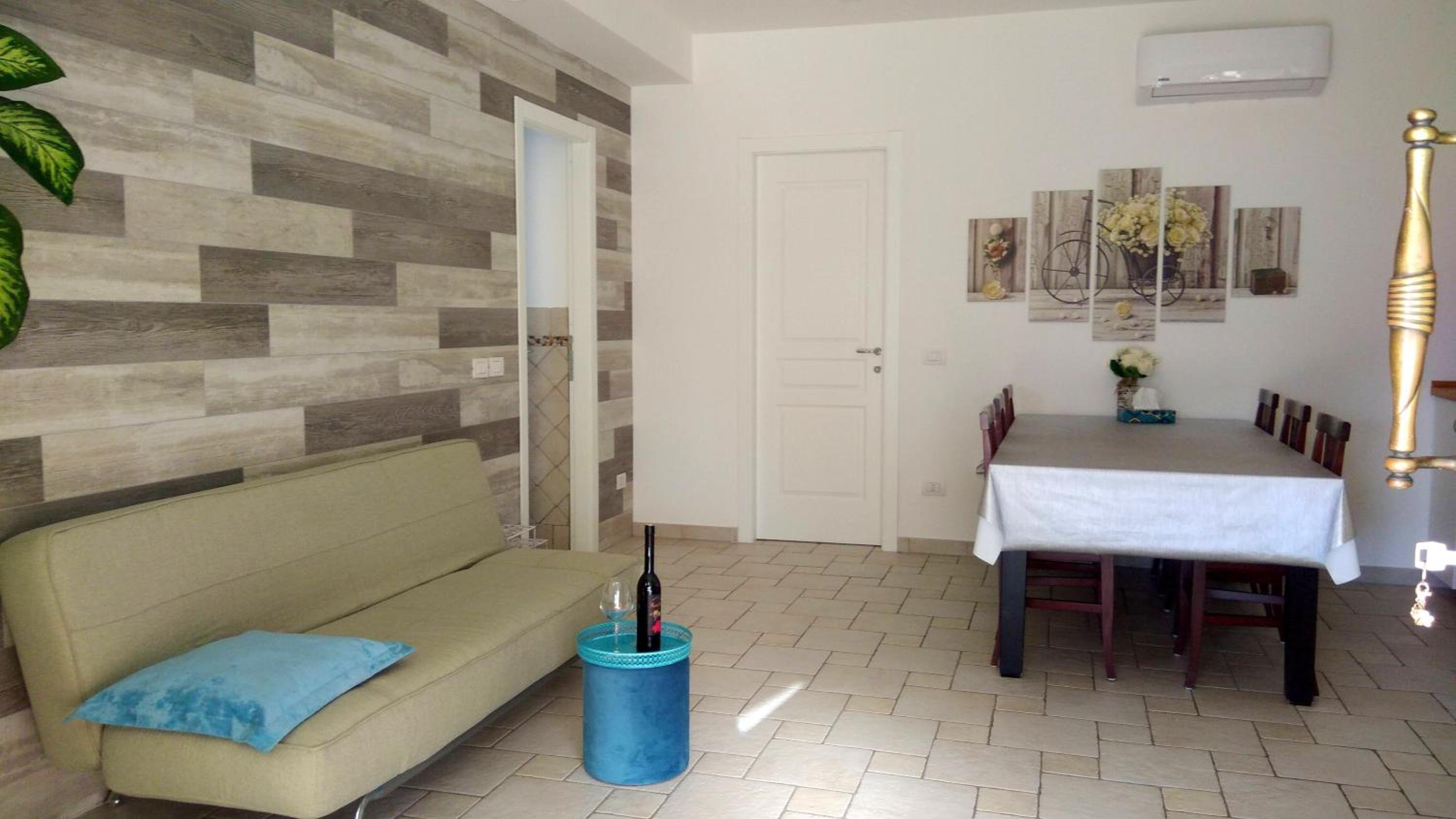 One-Bedroom Apartment - Photo 17