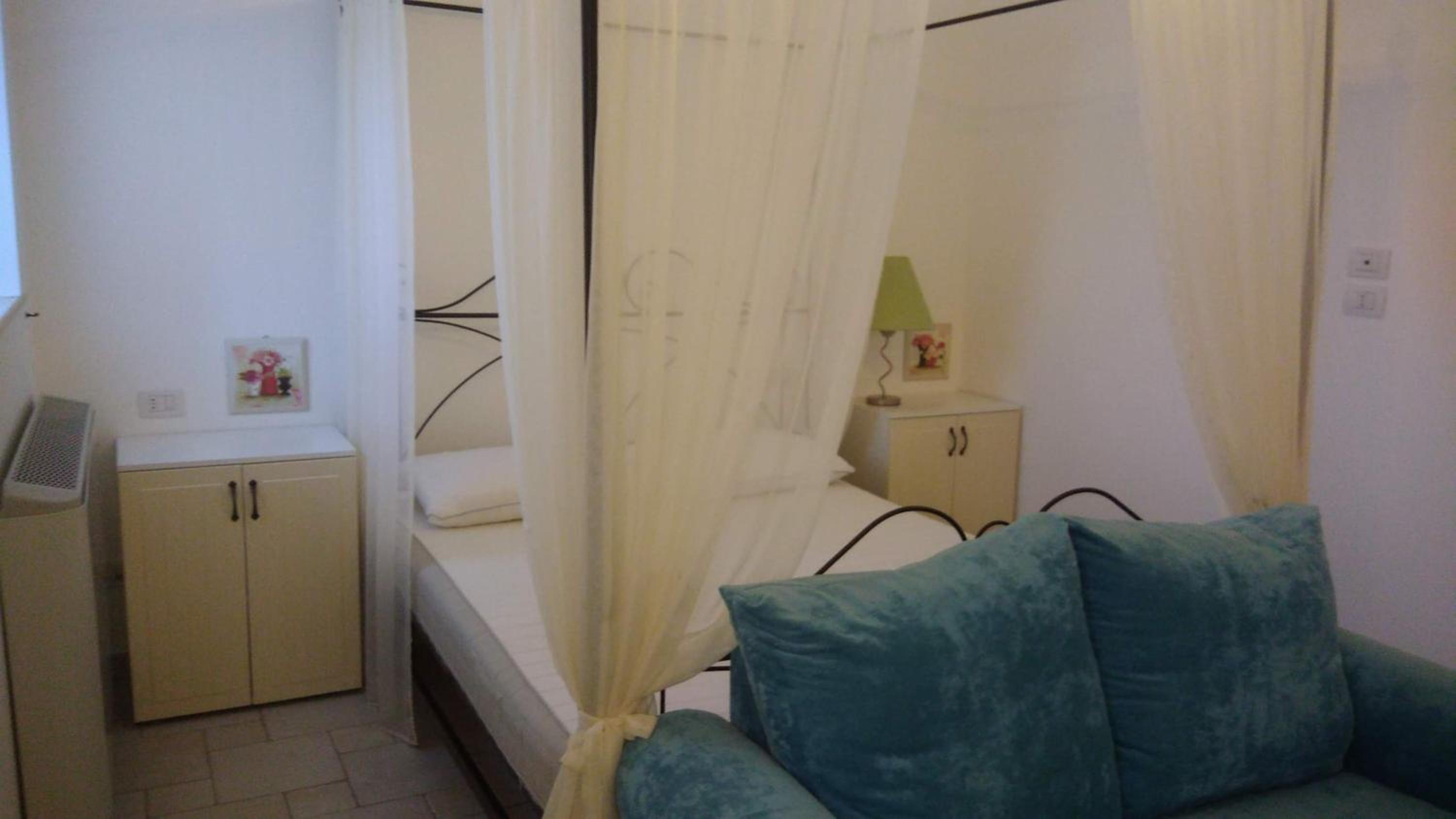 One-Bedroom Apartment - Photo 10