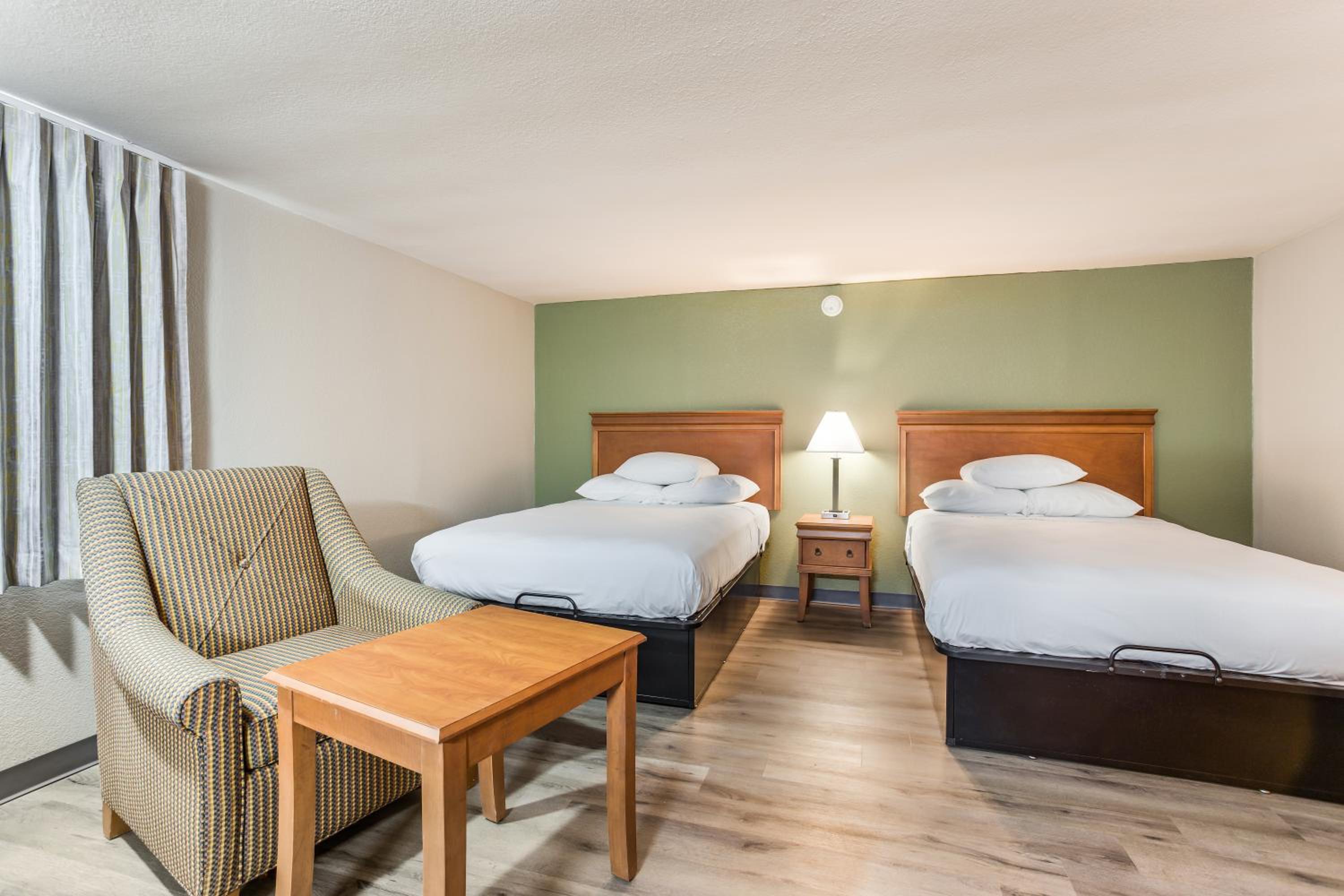 Double Room with Two Double Beds - Non-Smoking - Photo 1