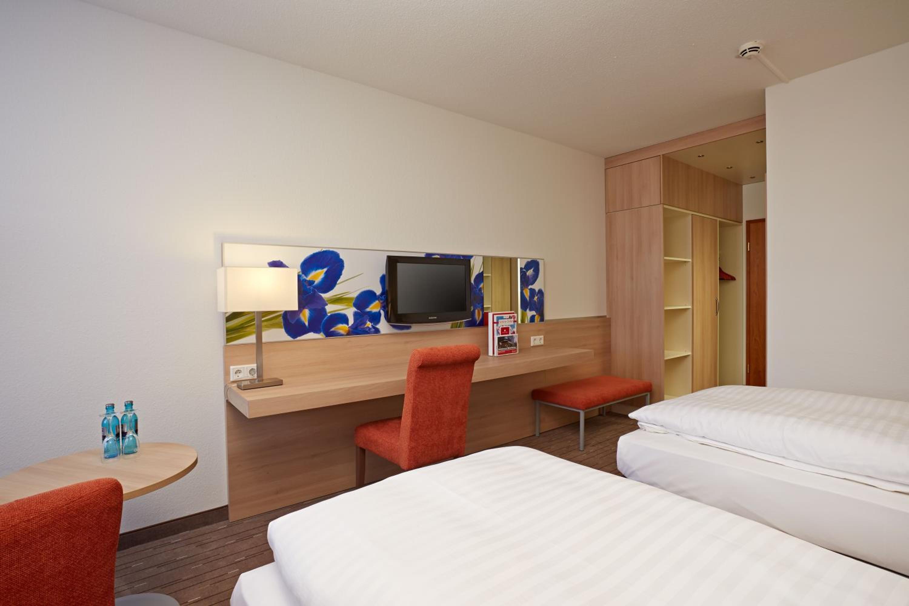 Comfort Double Room thumbnail 5