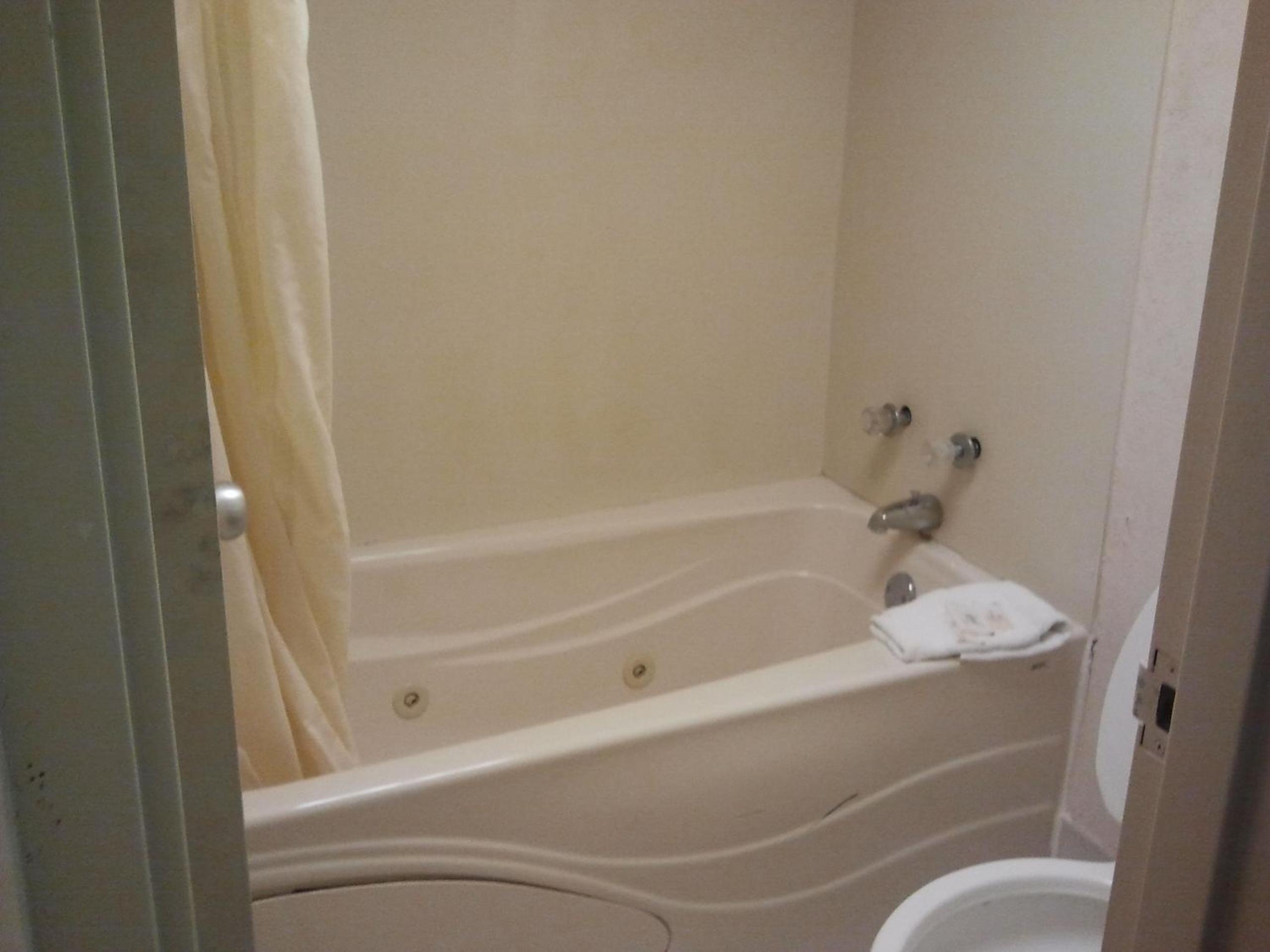 Standard Room with Two Double Beds - Non-Smoking photo 3