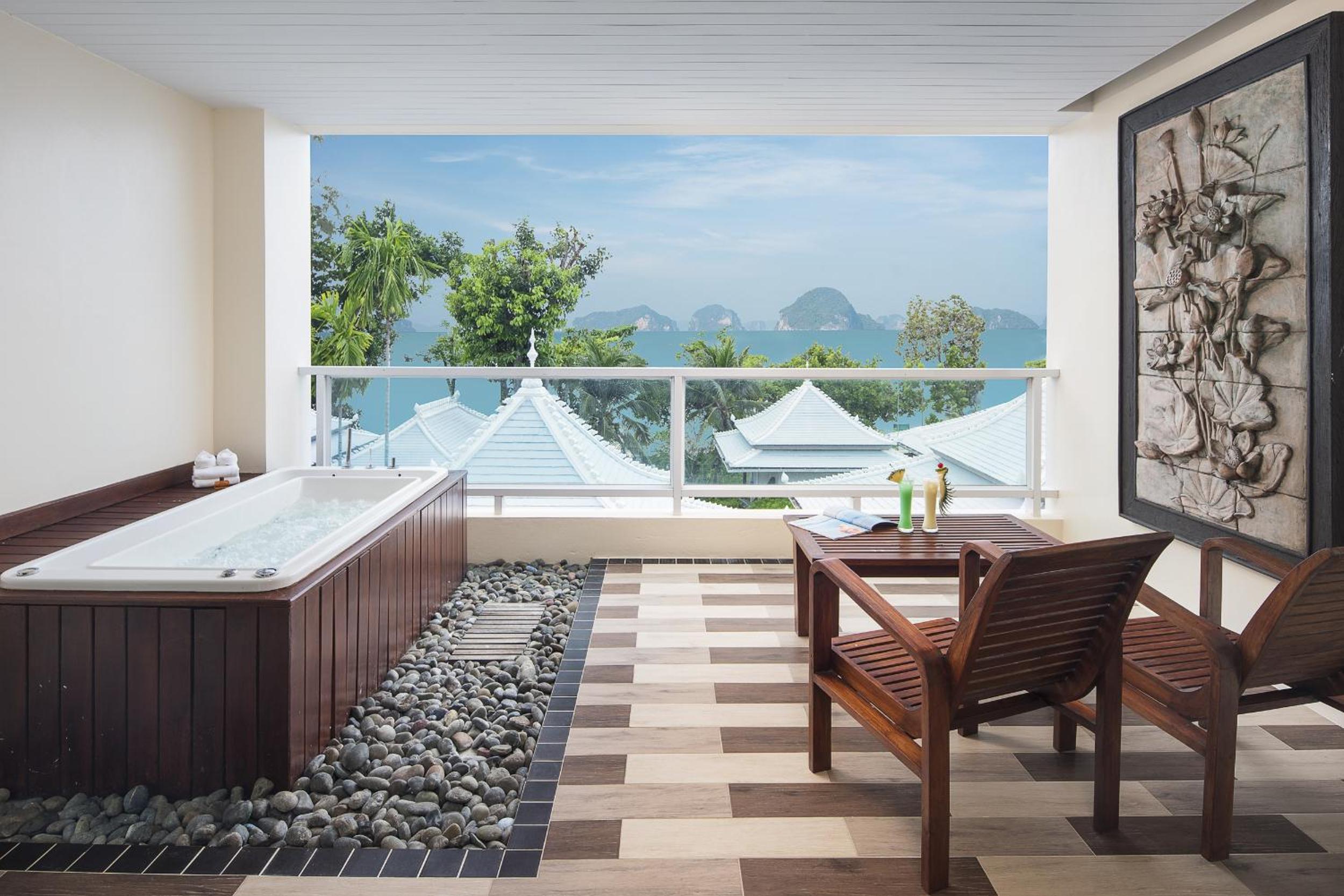Deluxe Jacuzzi Sea View - Photo 3