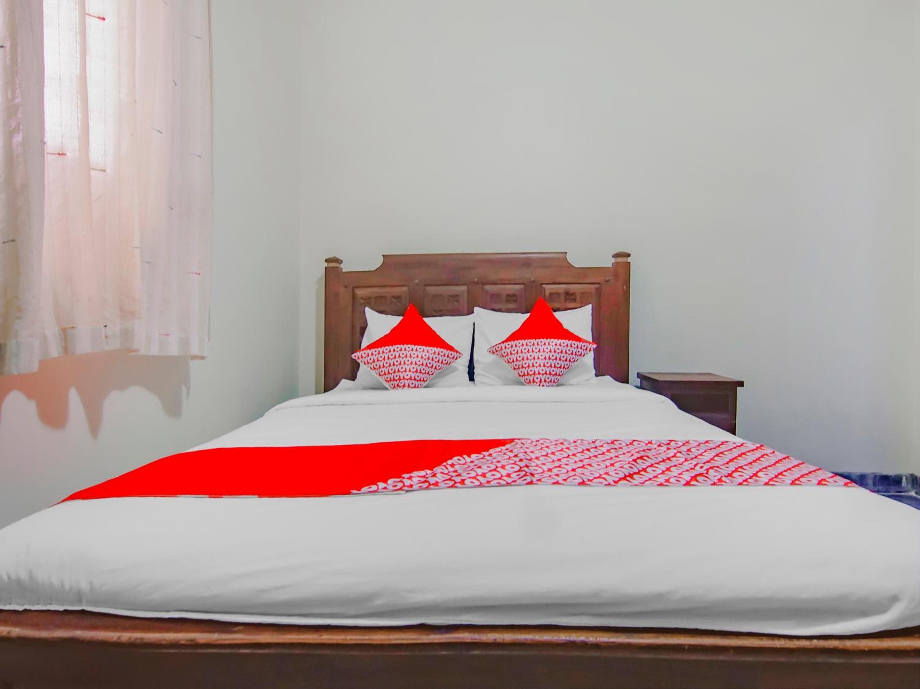Standard Double Room - Photo 9
