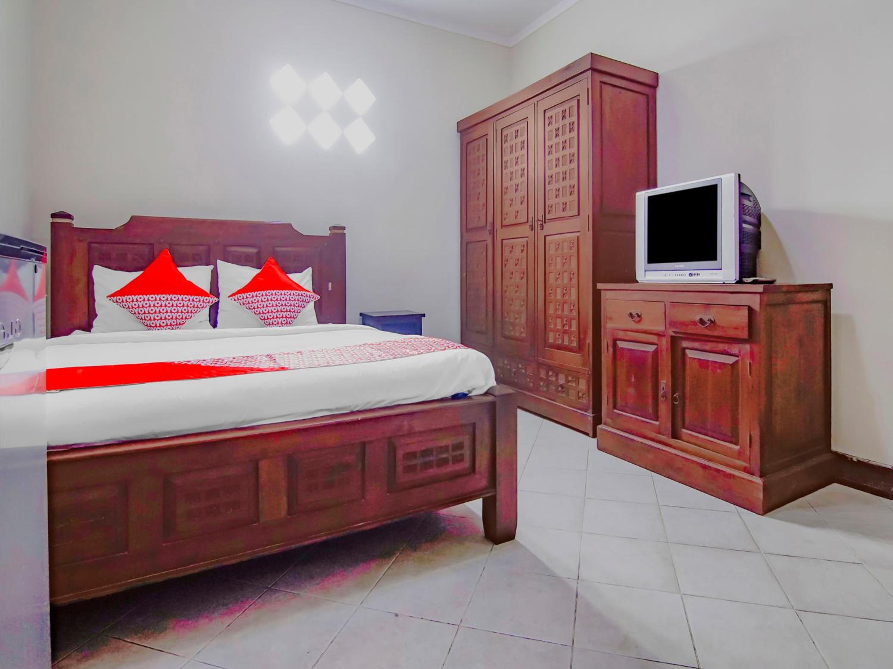 Standard Double Room - Photo 12