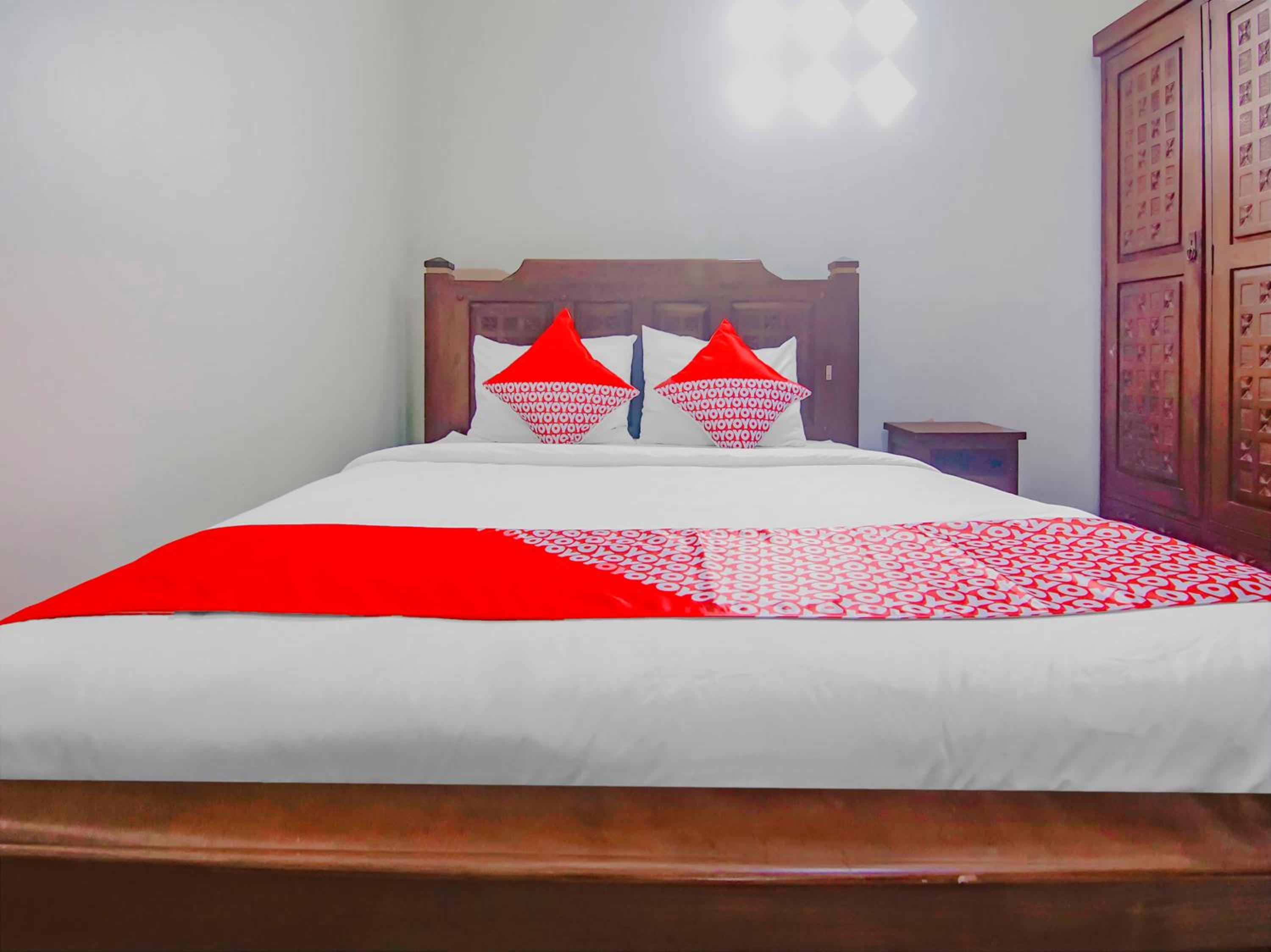 Standard Double Room - Photo 13