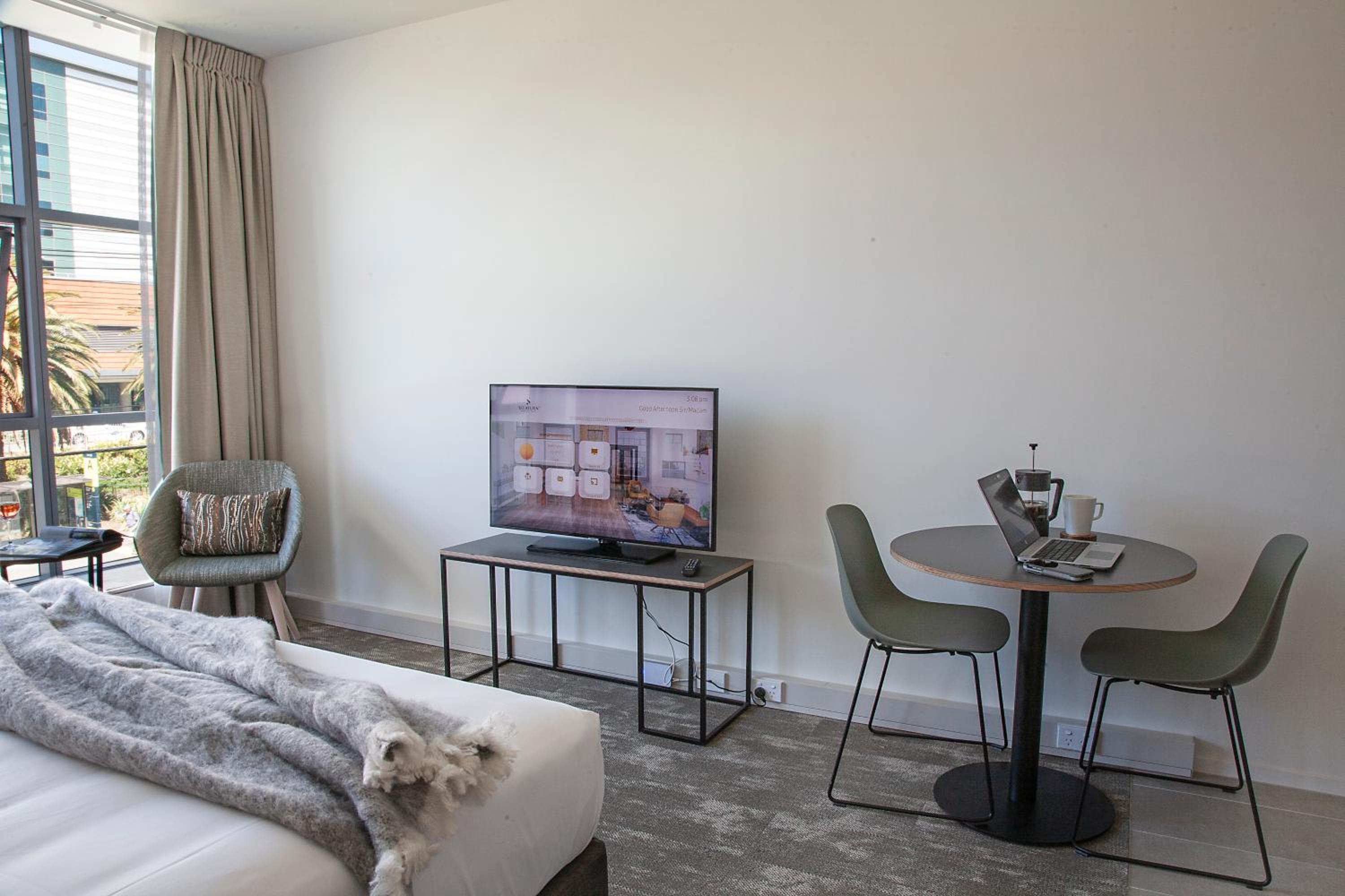 Deluxe Studio Apartment